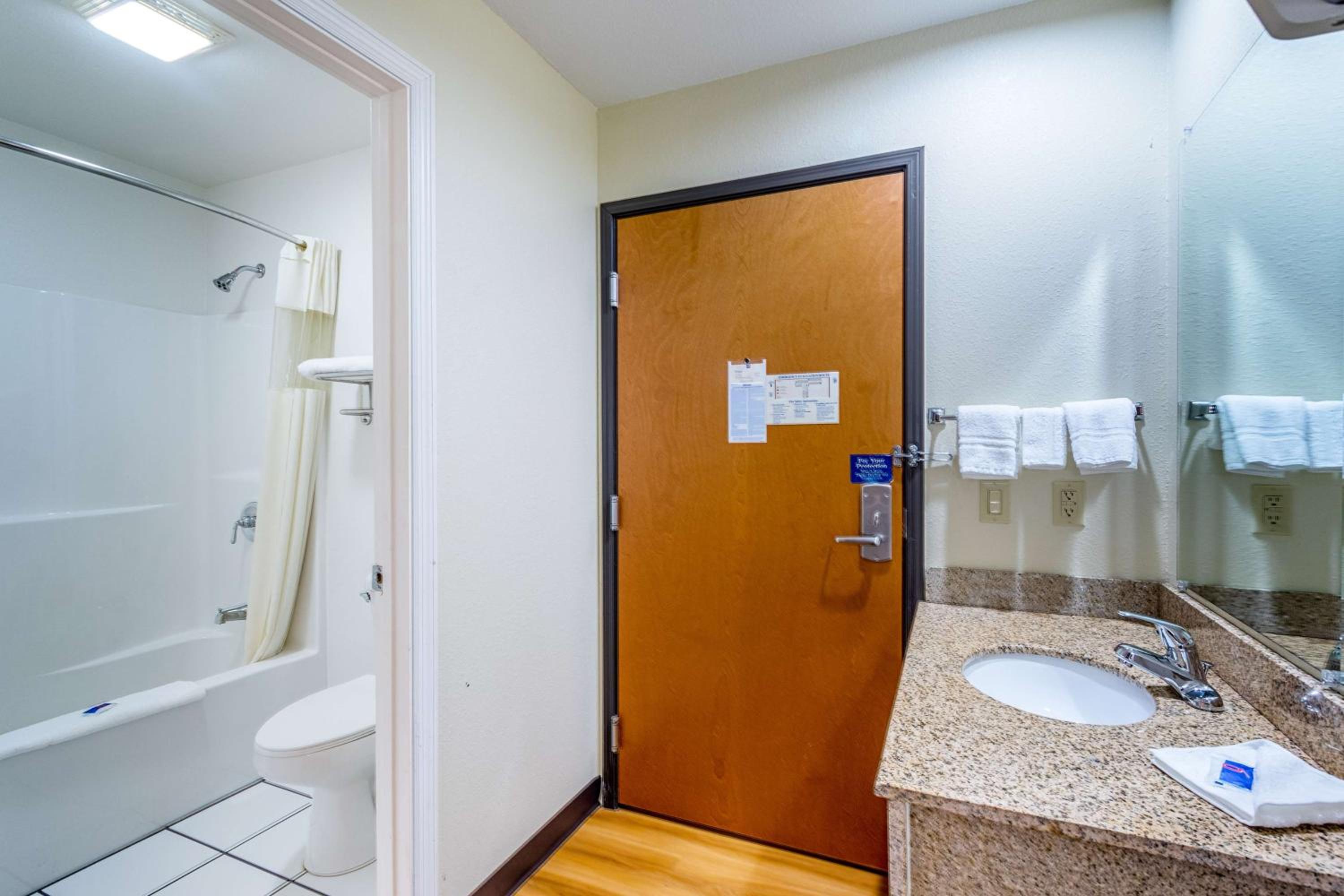 King Room - Non-Smoking