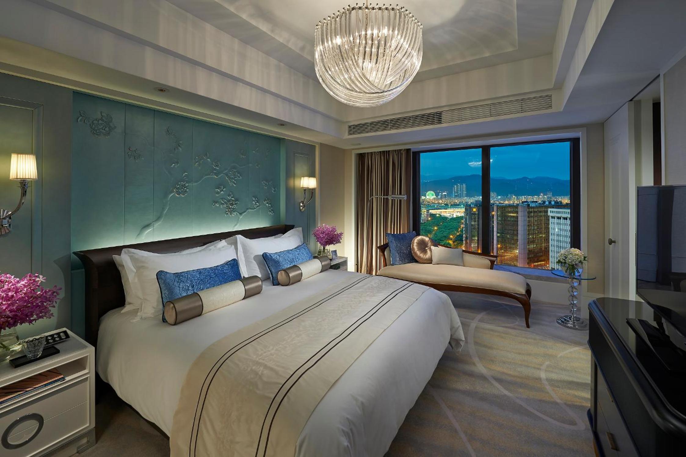 Club City Suite