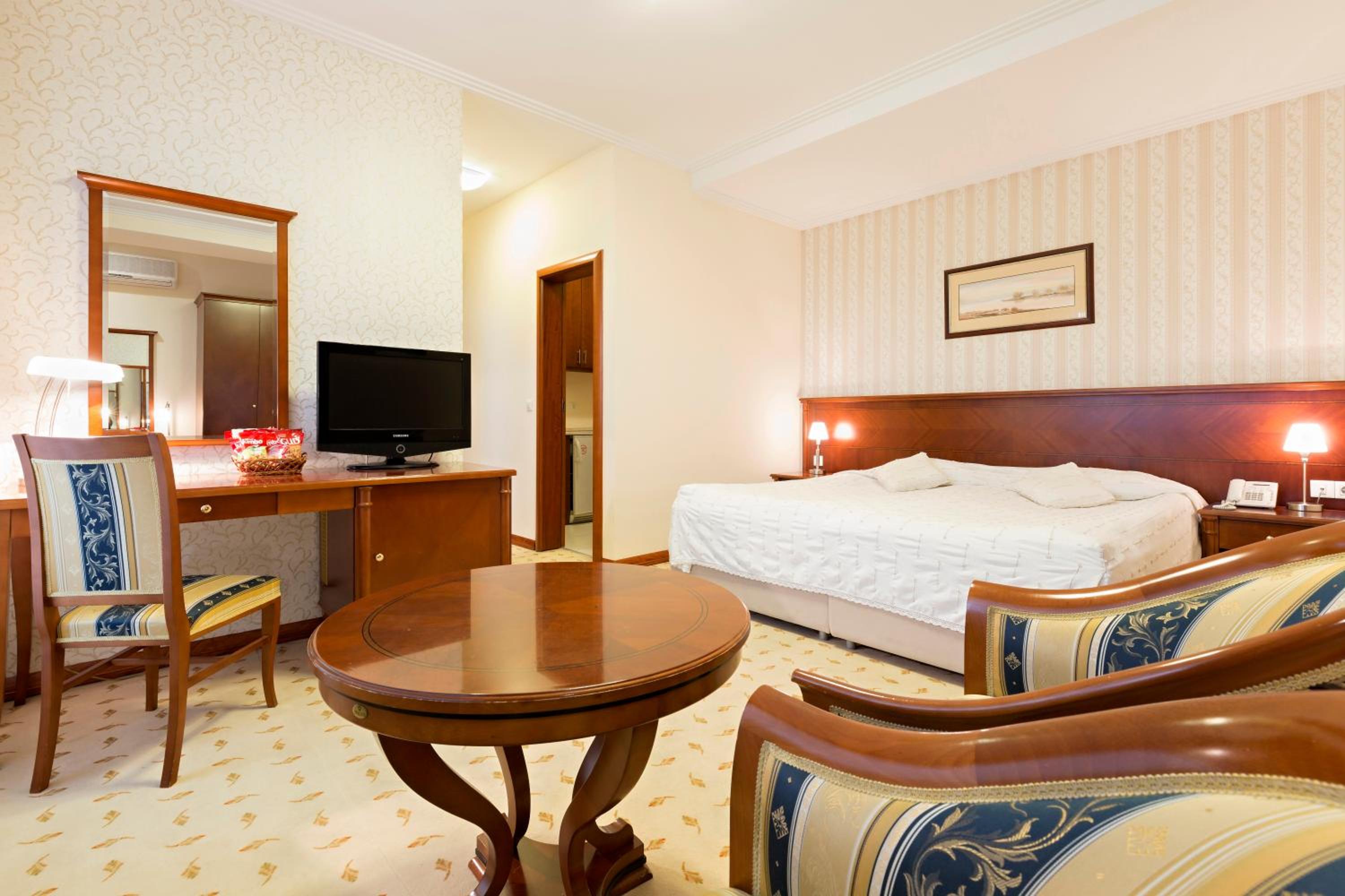Three-Bedroom Suite  with Free Parking