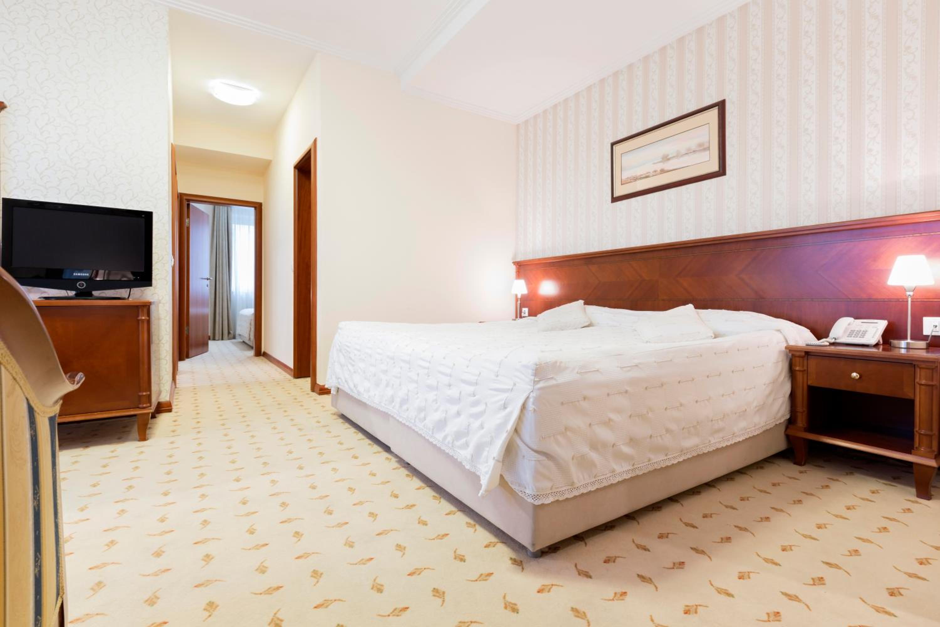 Three-Bedroom Suite  with Free Parking