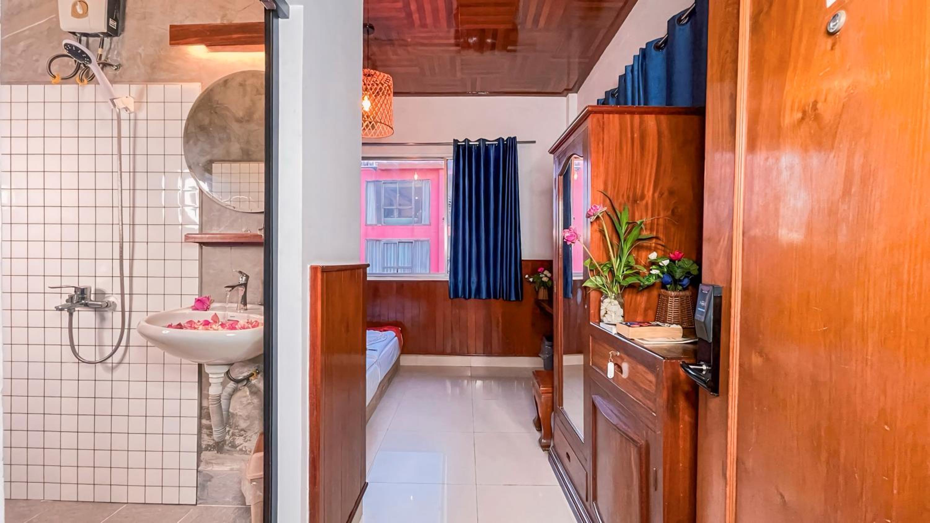 Deluxe Twin - Free Pickup