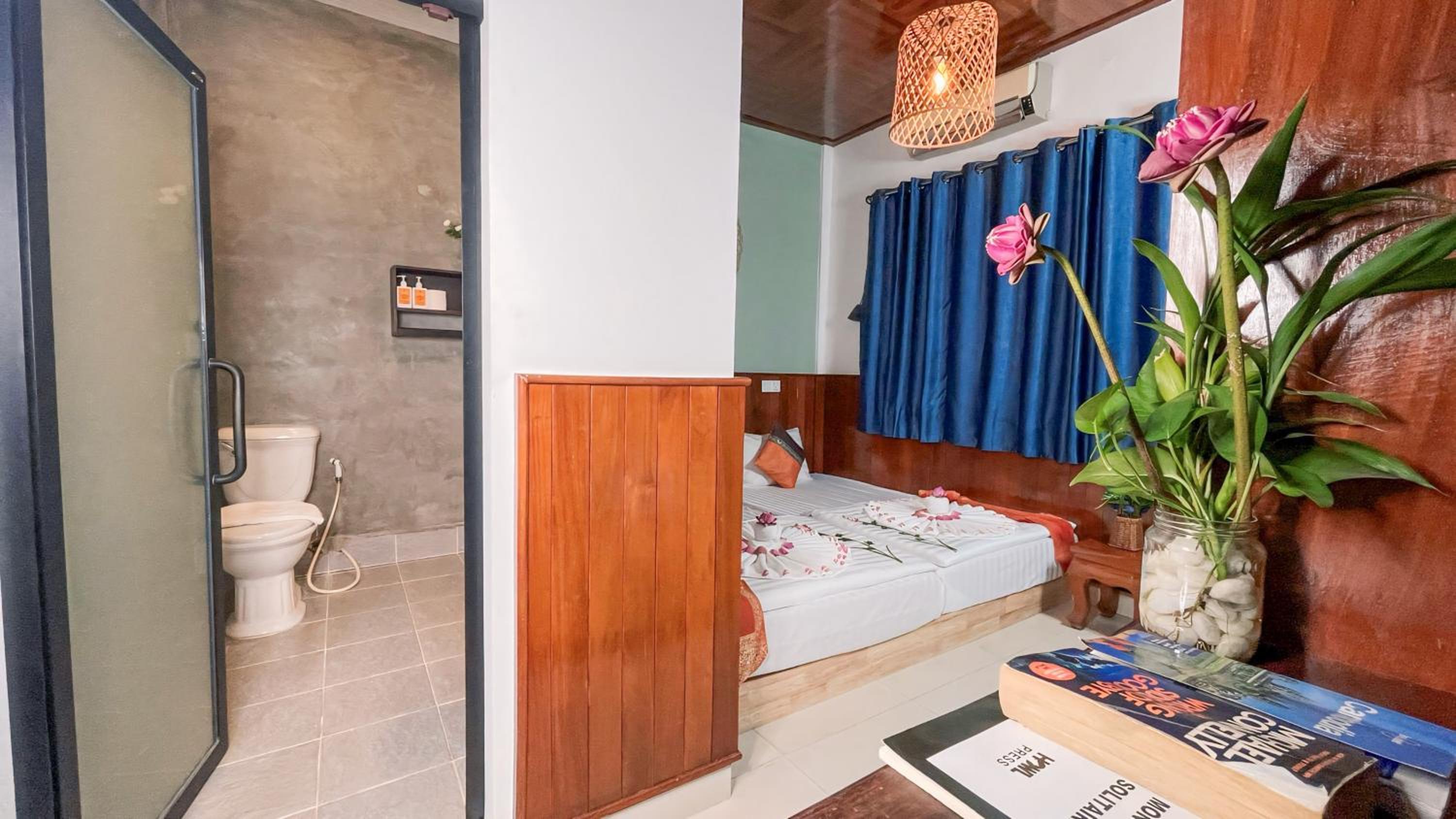 Deluxe Twin - Free Pickup