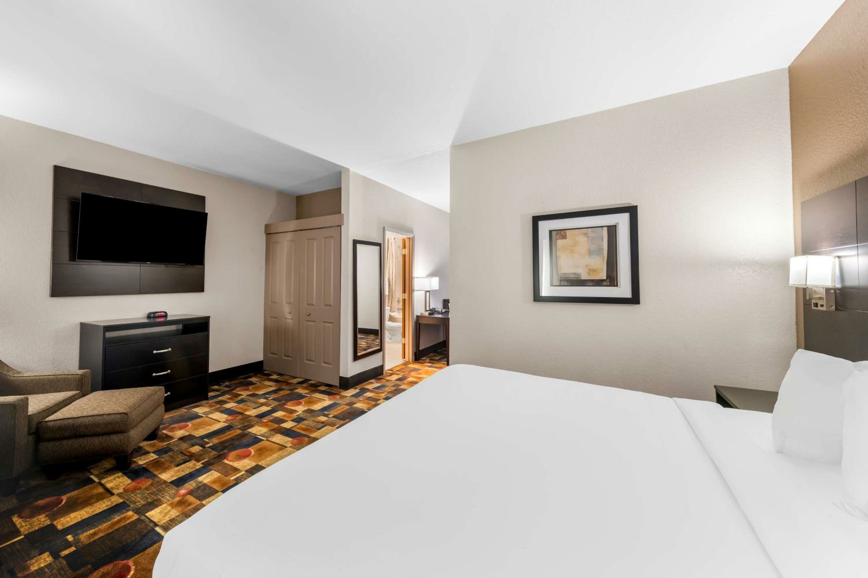 King Suite with Sofa Bed - Smoking