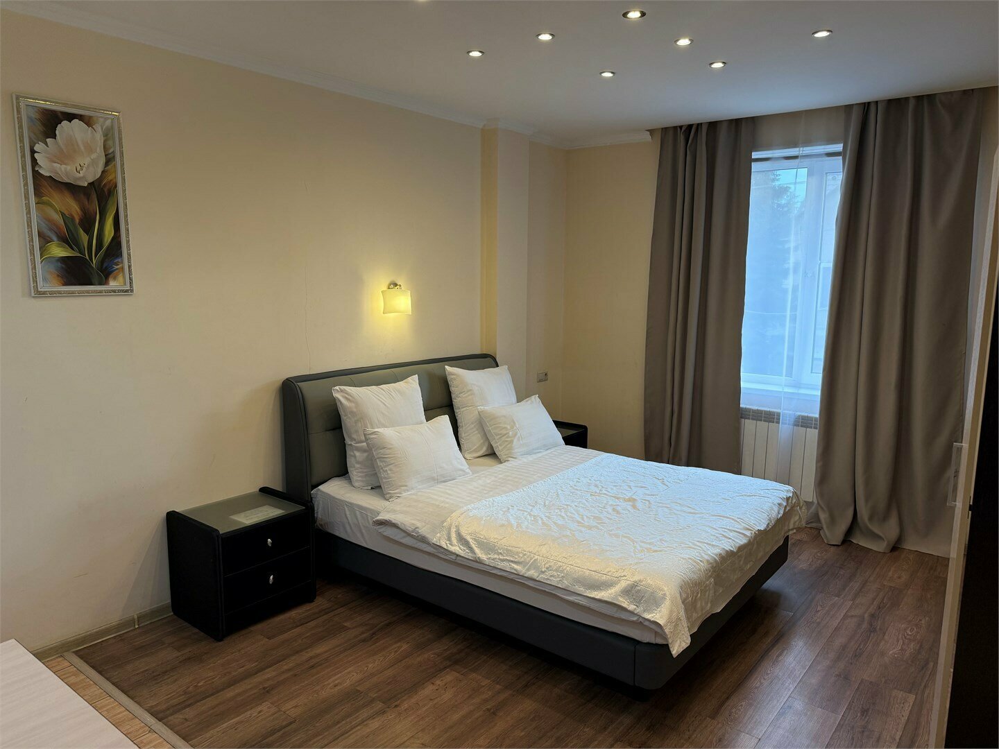 Улучшенный номер с кроватью размера «king-size»