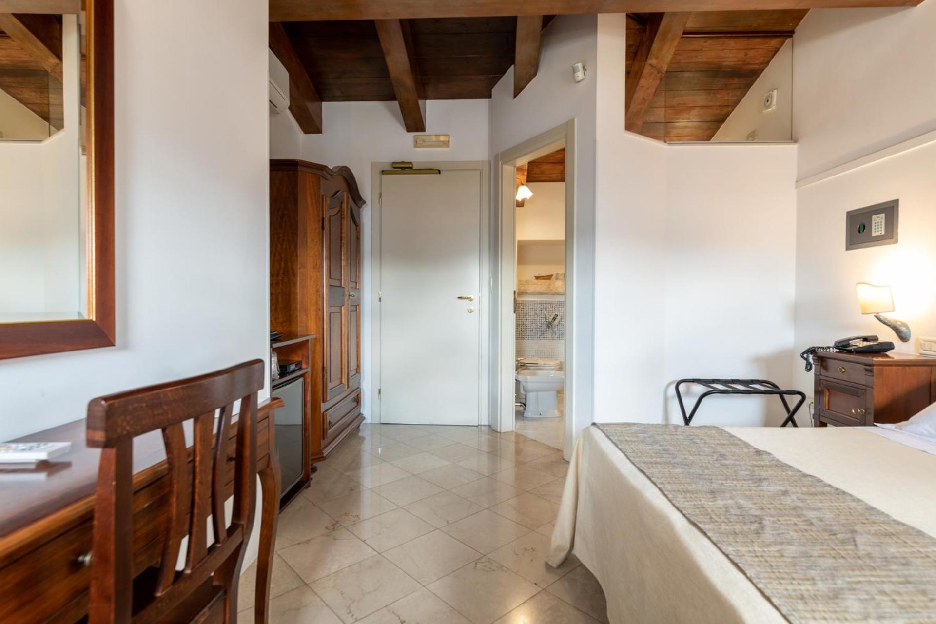 Classic Double Room