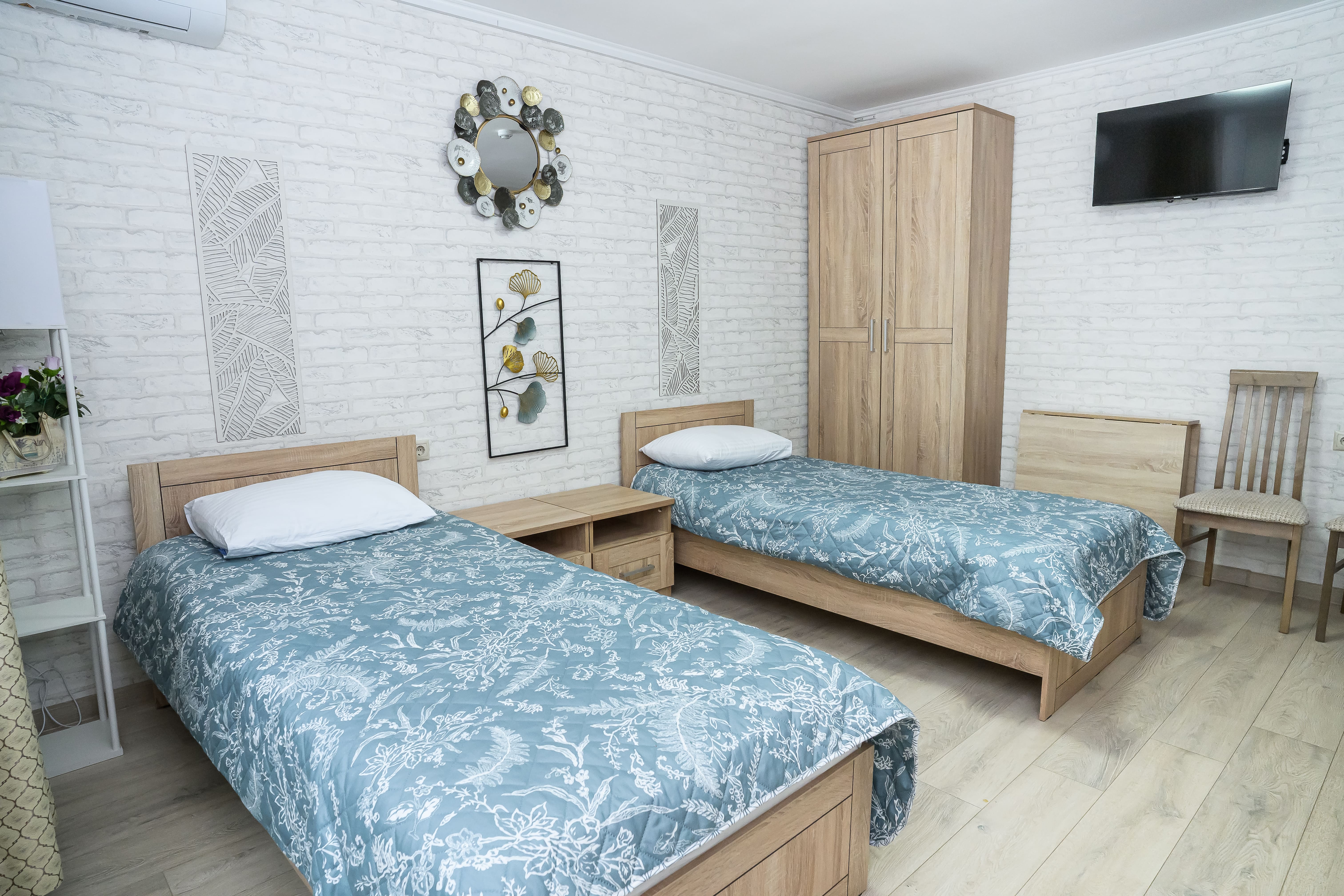 Улучшенный двухместный номер с 2 отдельными кроватями