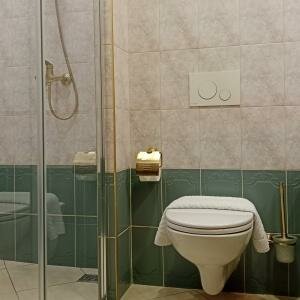 Двухместный номер с балконом и душем