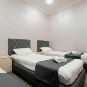 Трехместный