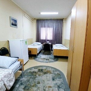Койко-место в трехместном общем номере (удобства на этаже)