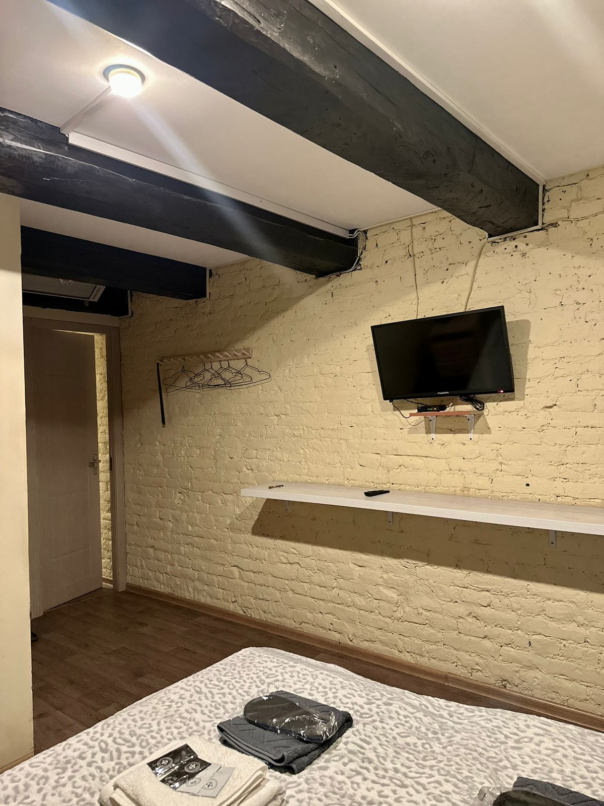 Люнетта с двумя односпальными или одной двуспальной кроватью