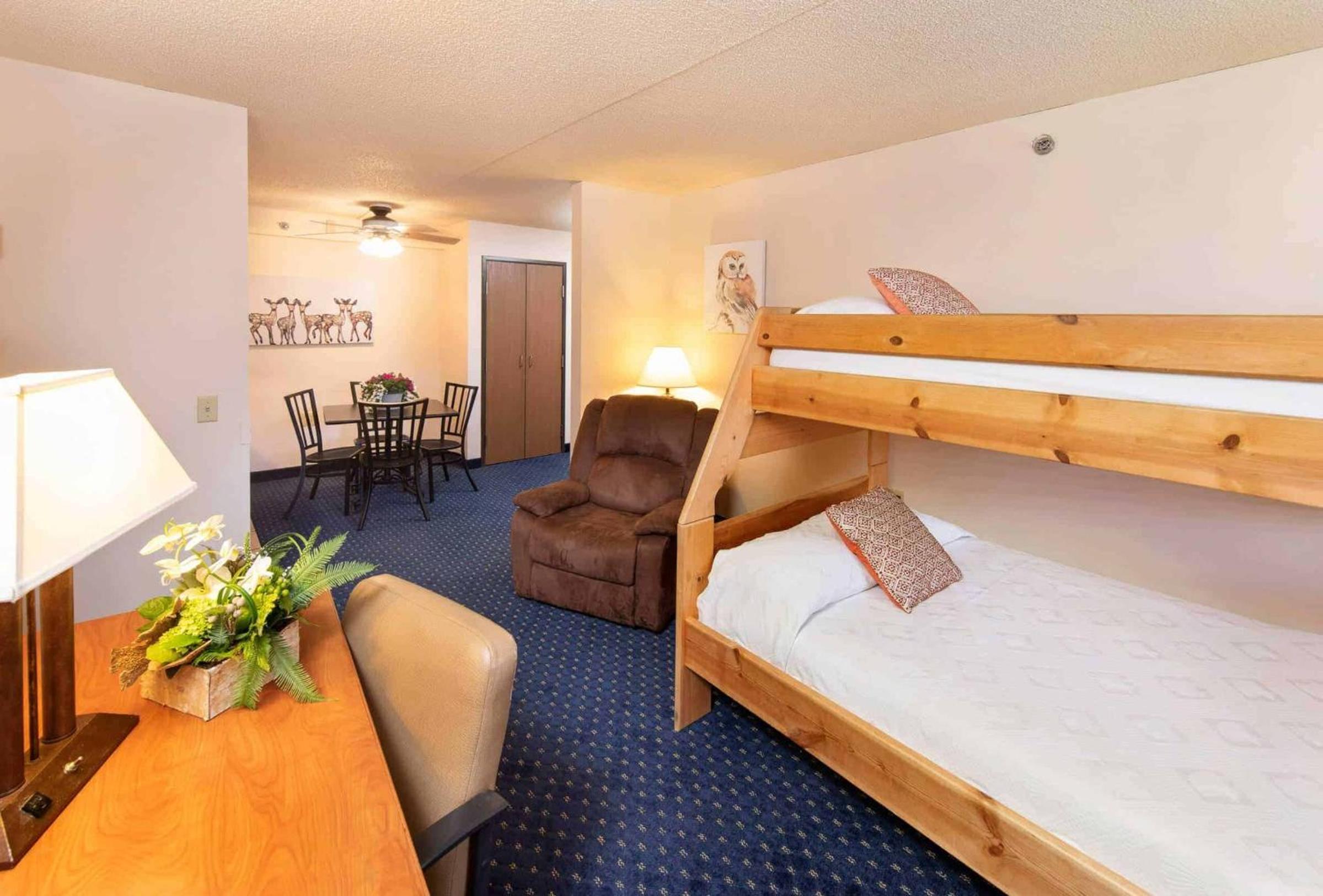 Double Queen with Twin/Full Bunk Bed