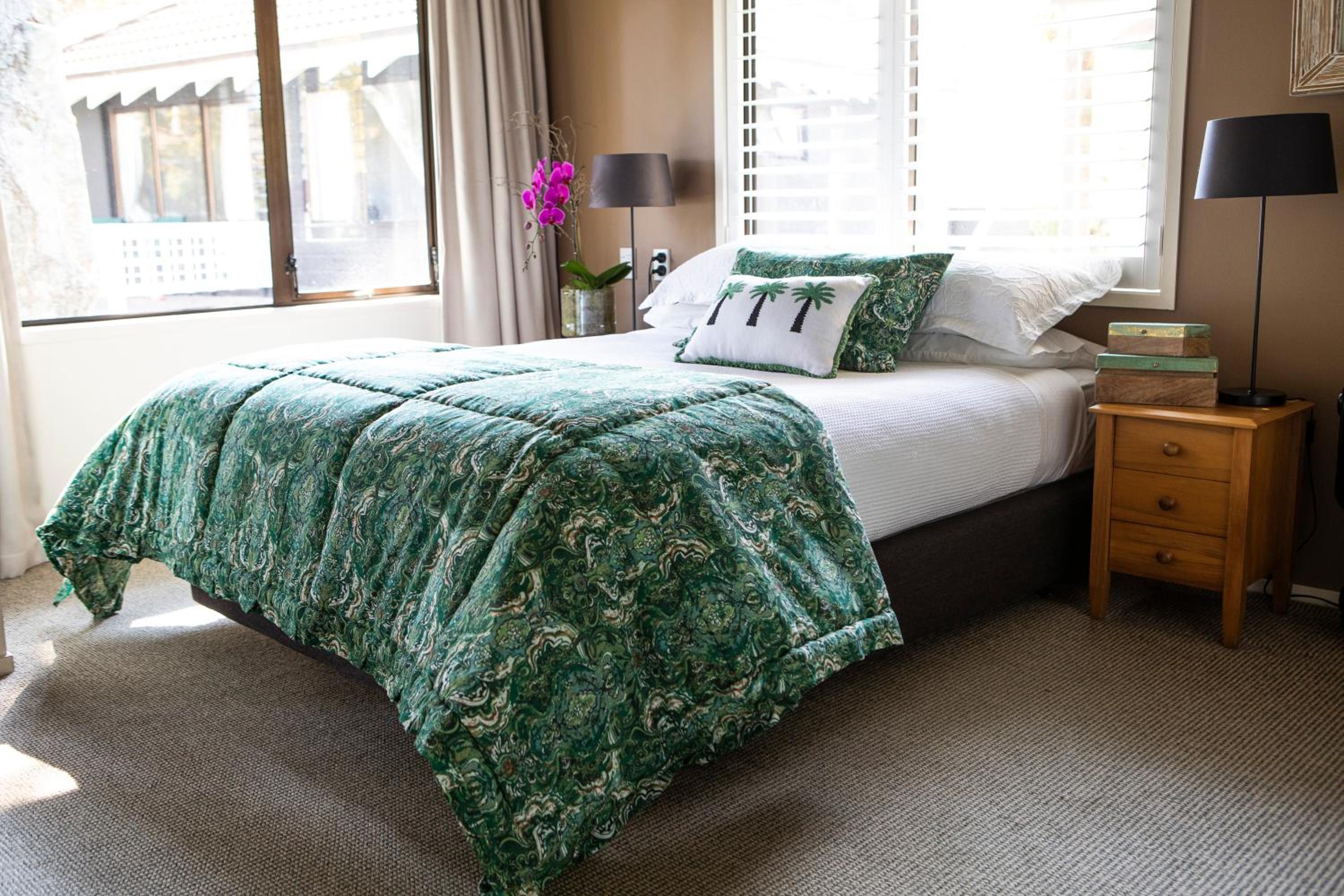 Studio with Spa Bath