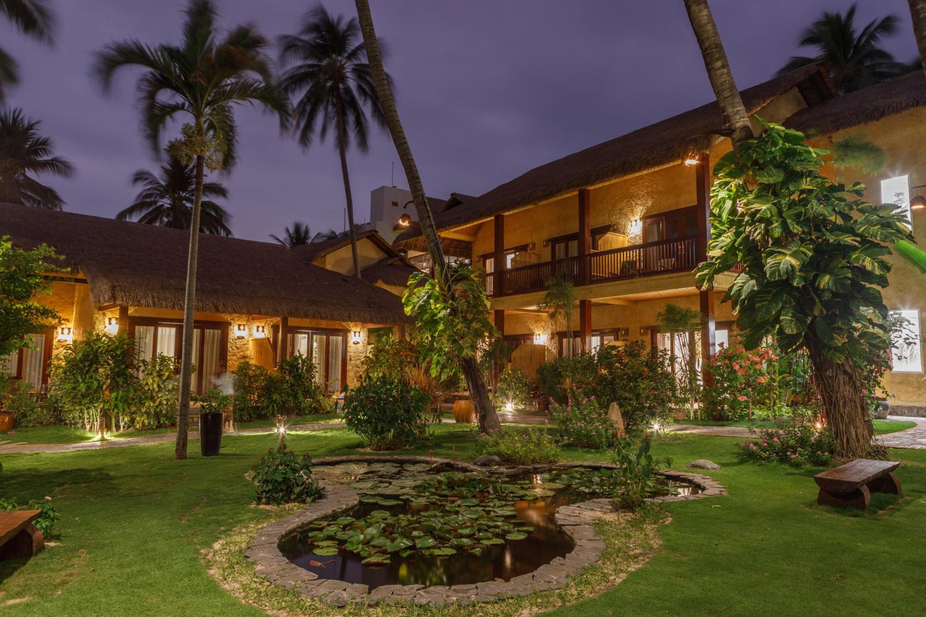 Seabreeze Deluxe with Private Balcony and Garden View