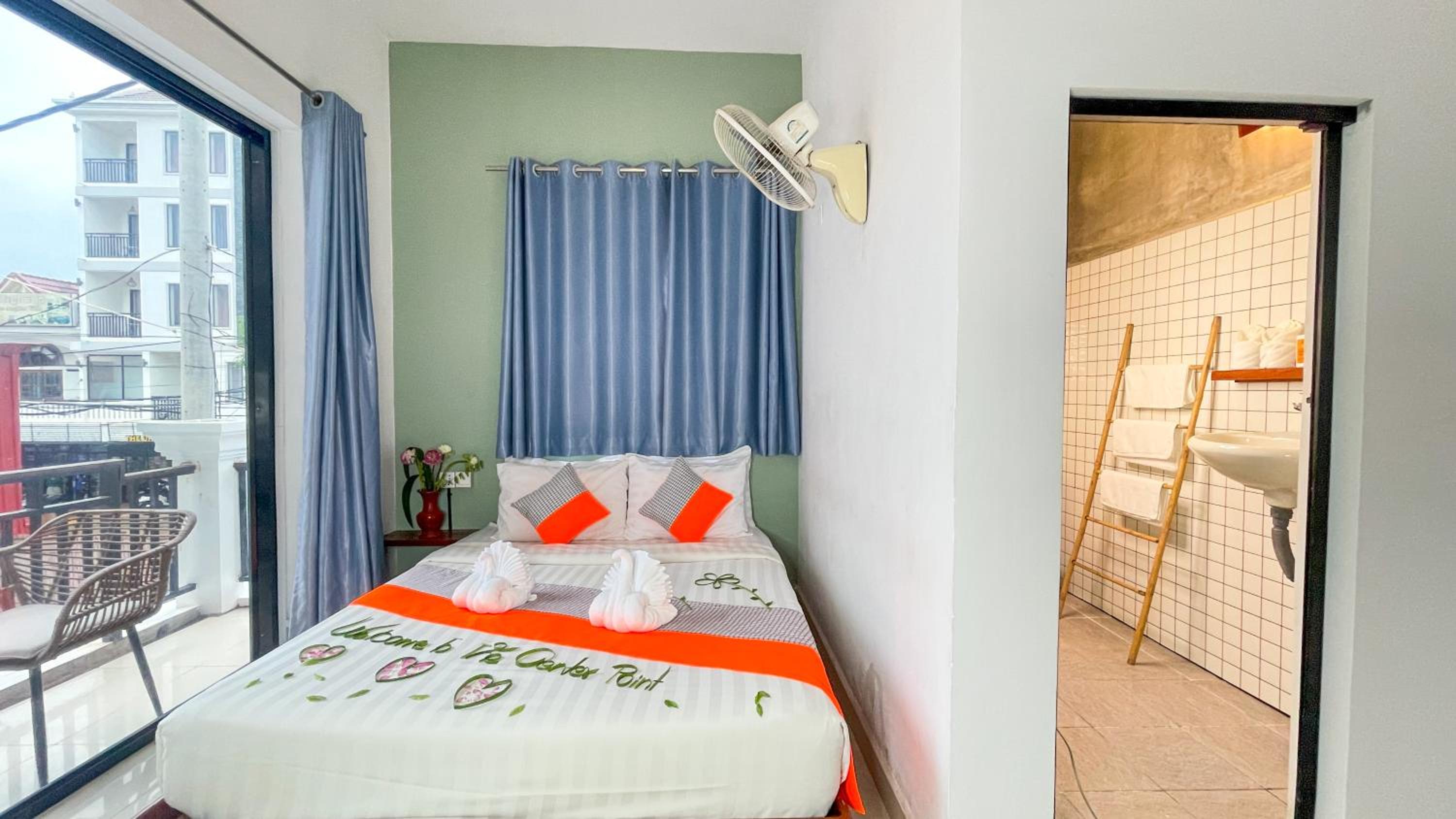 Deluxe Double With Balcony Pool View - Free Pickup