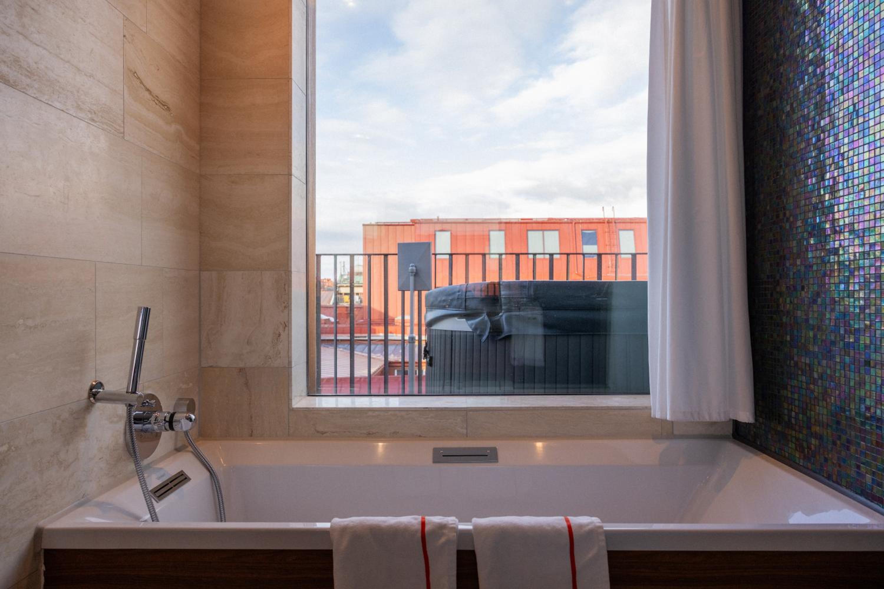Deluxe Jacuzzi