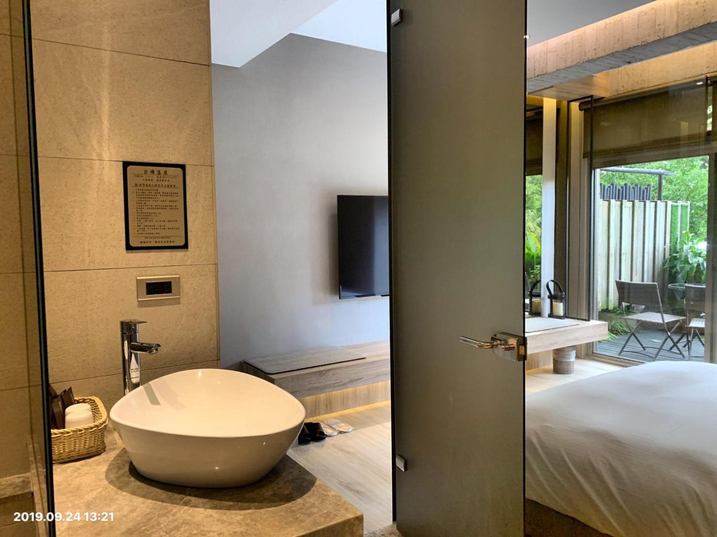 Queen Room with Garden View