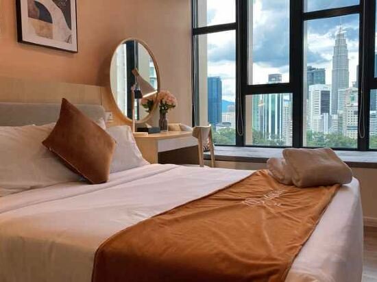 Designer Queen Studio