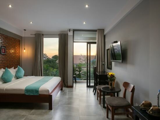 Deluxe Double/Twin Room With Pool View