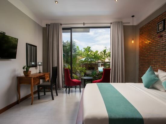 Deluxe Double/Twin Room With Pool View