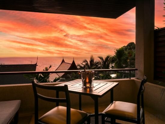 Grand Thai Natural Ocean View With Spa Bath