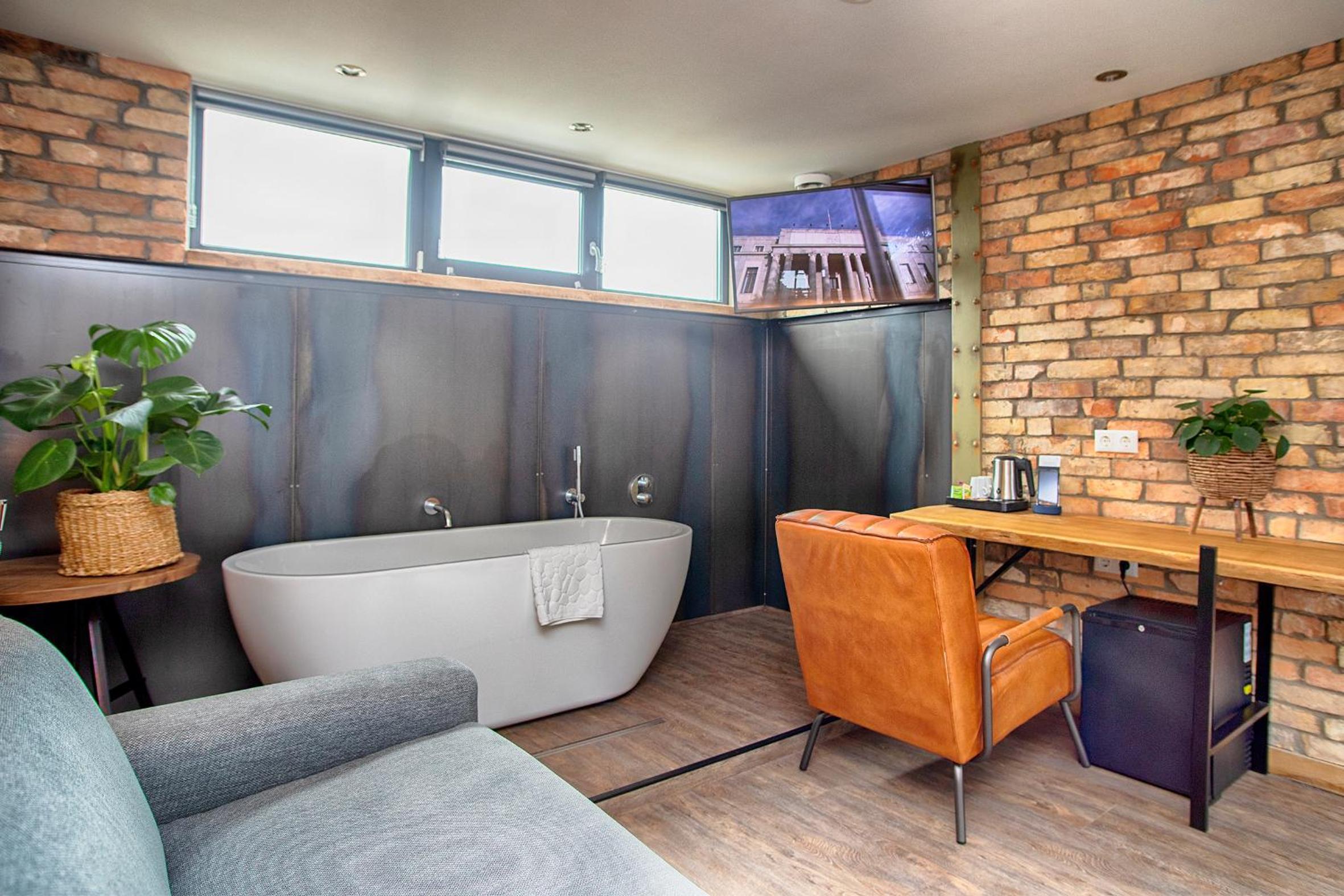 Deluxe Family Suite