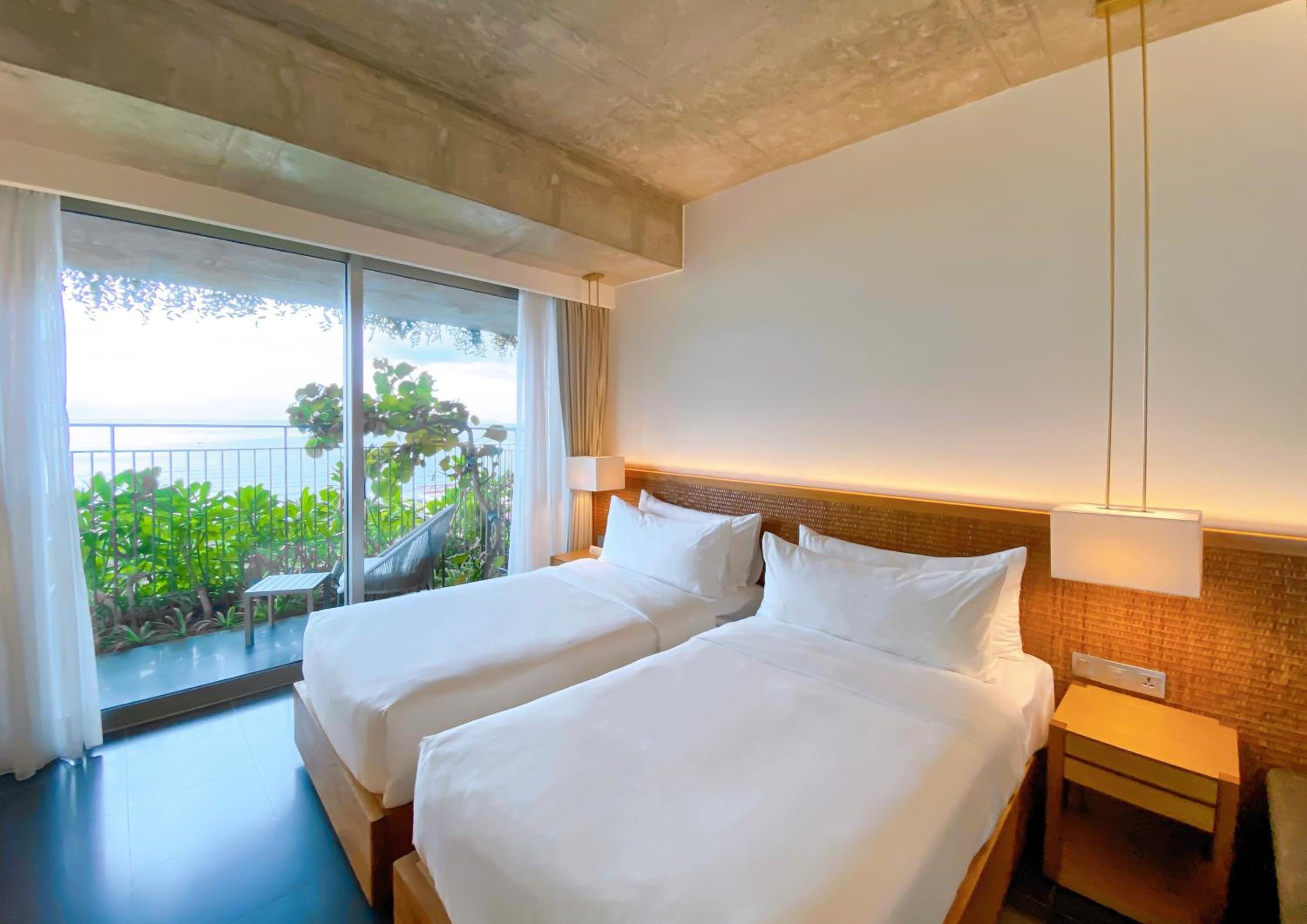 Deluxe Twin Room with Sea View