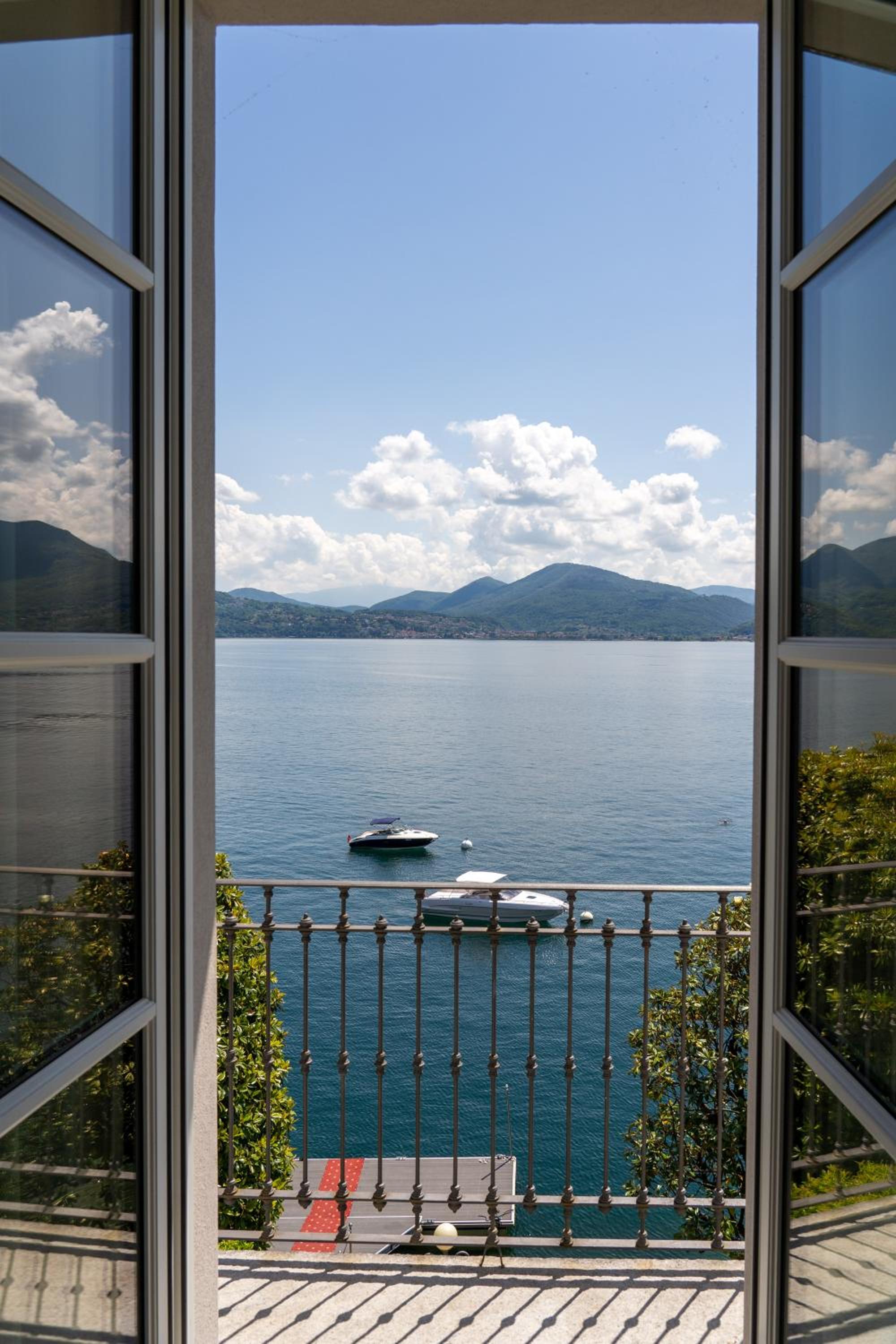 Corner Room with Lake View