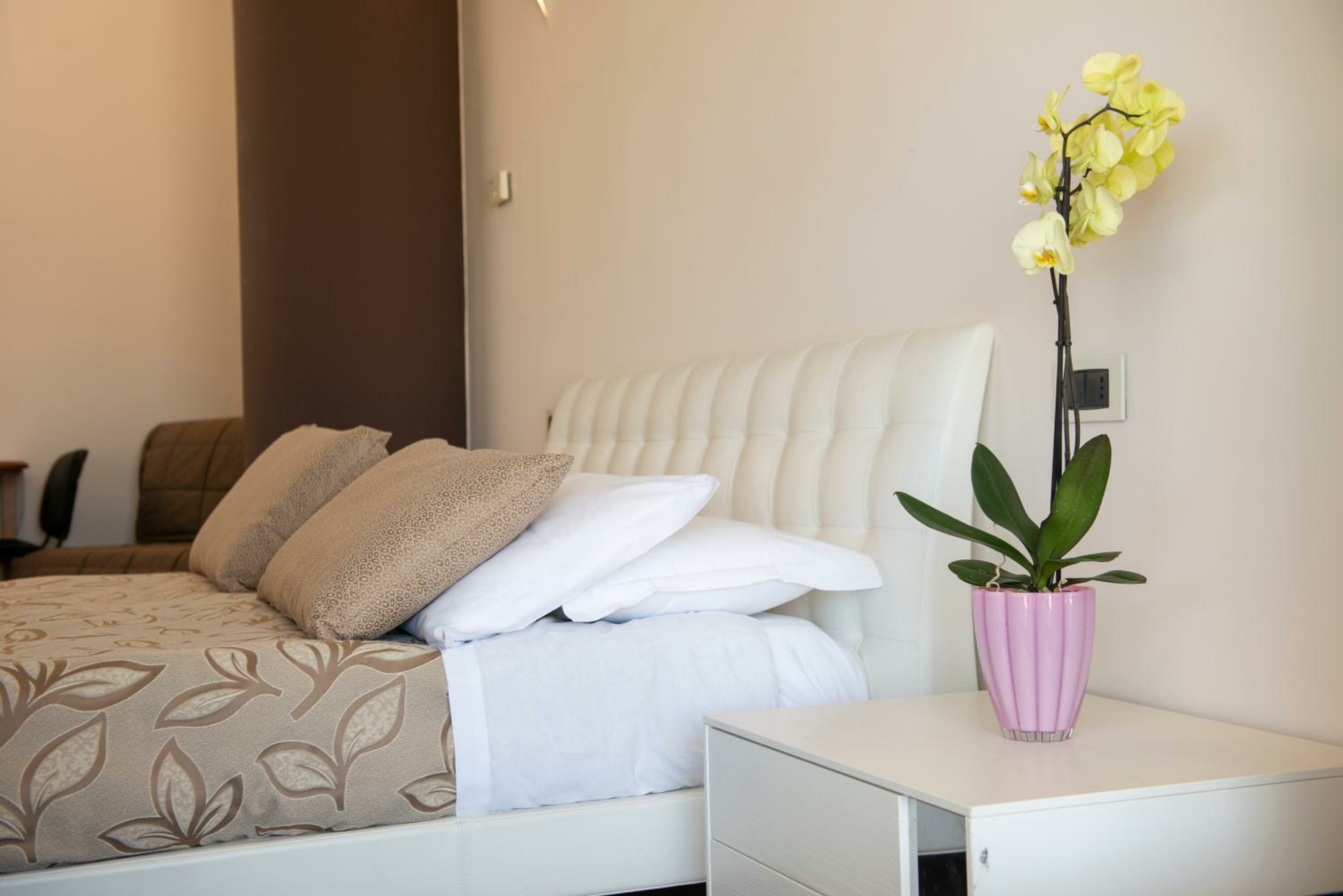 Deluxe Apartment with Private Garden