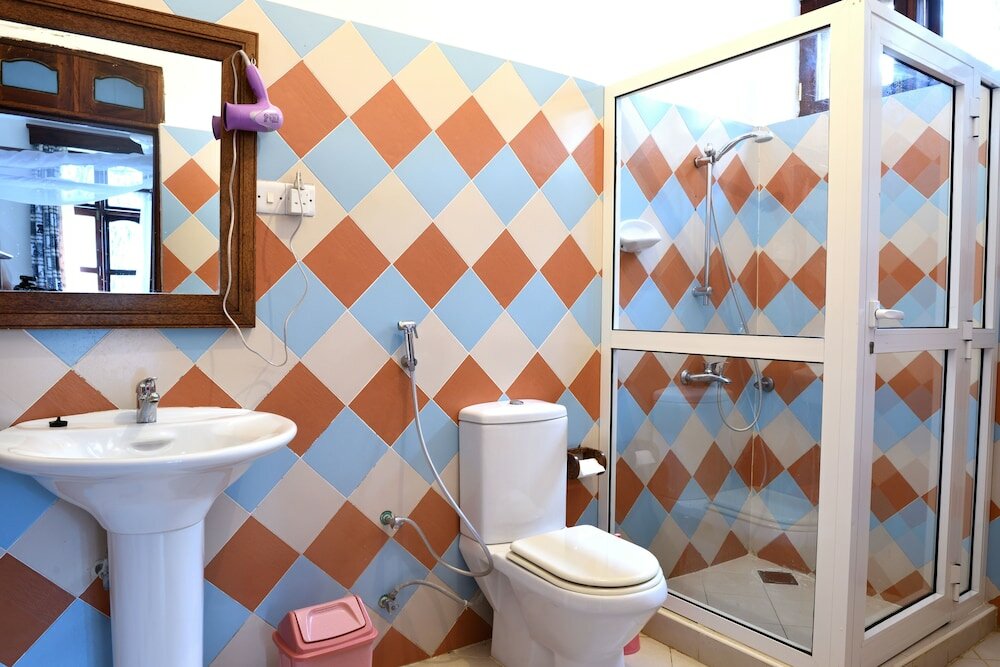 Budget Double or Twin in Sharing Apartment