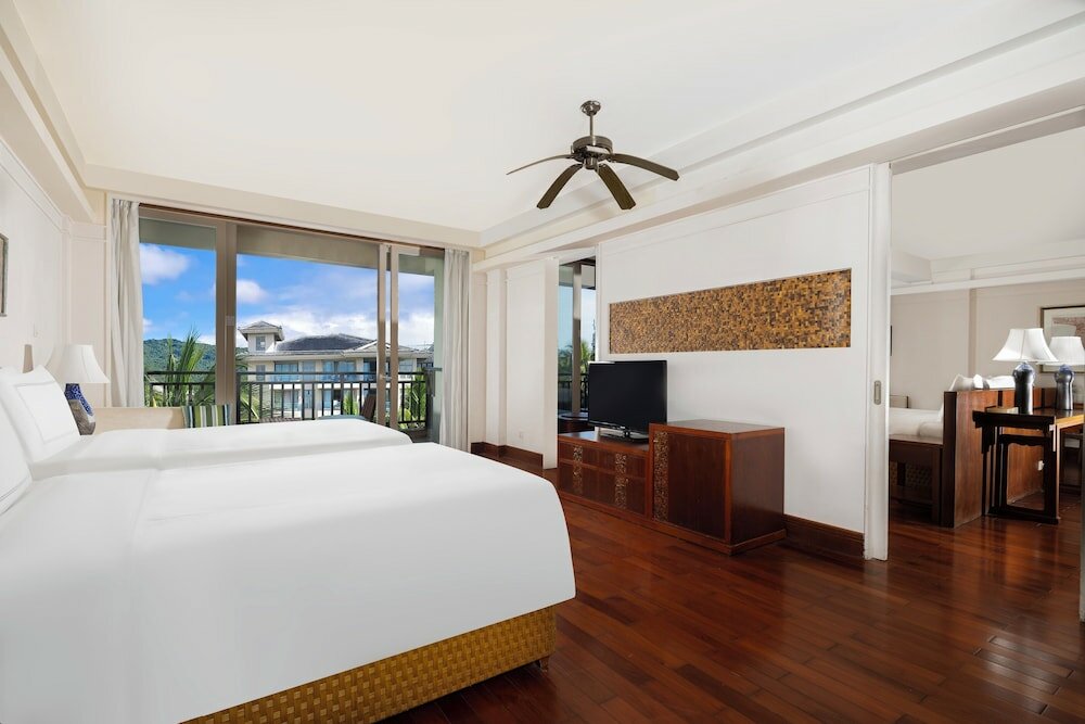 Signature Suite, Multiple Beds