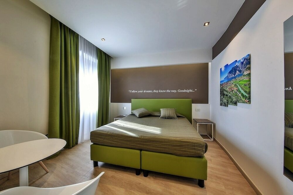 Standard Double or Twin Room, Garden View (internal)