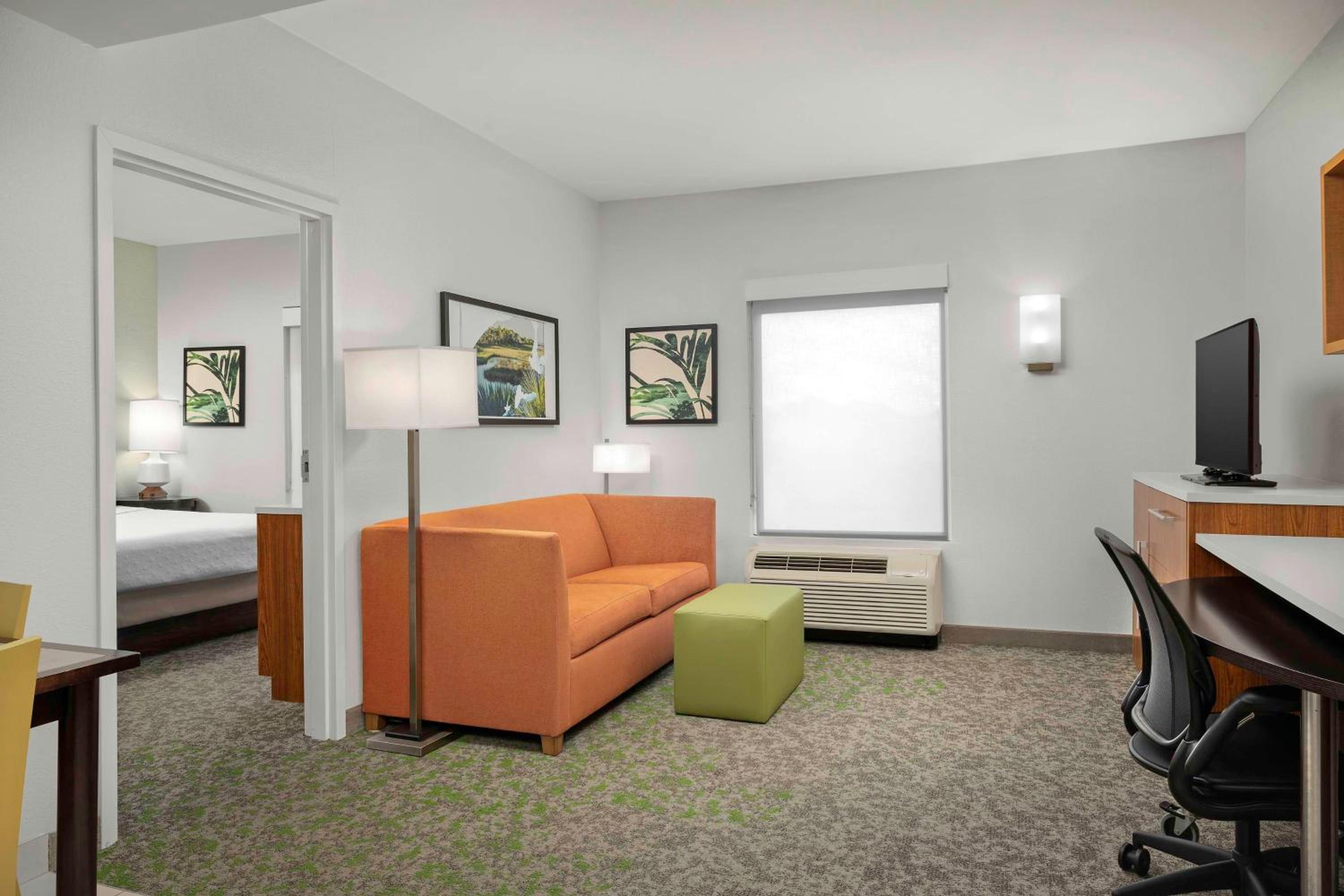 One-Bedroom King Suite - Non-Smoking