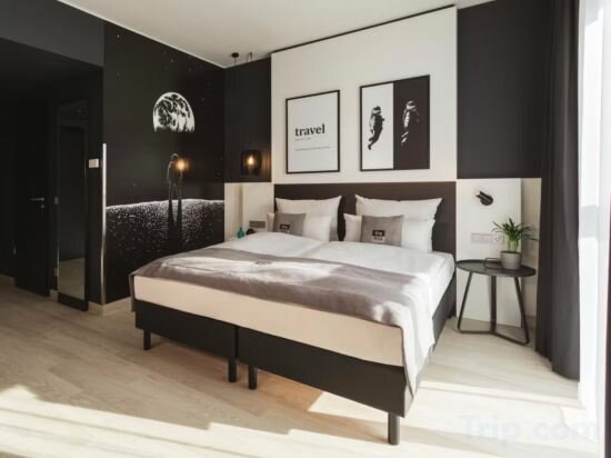 1 Queen Premium Room With Kitchenette