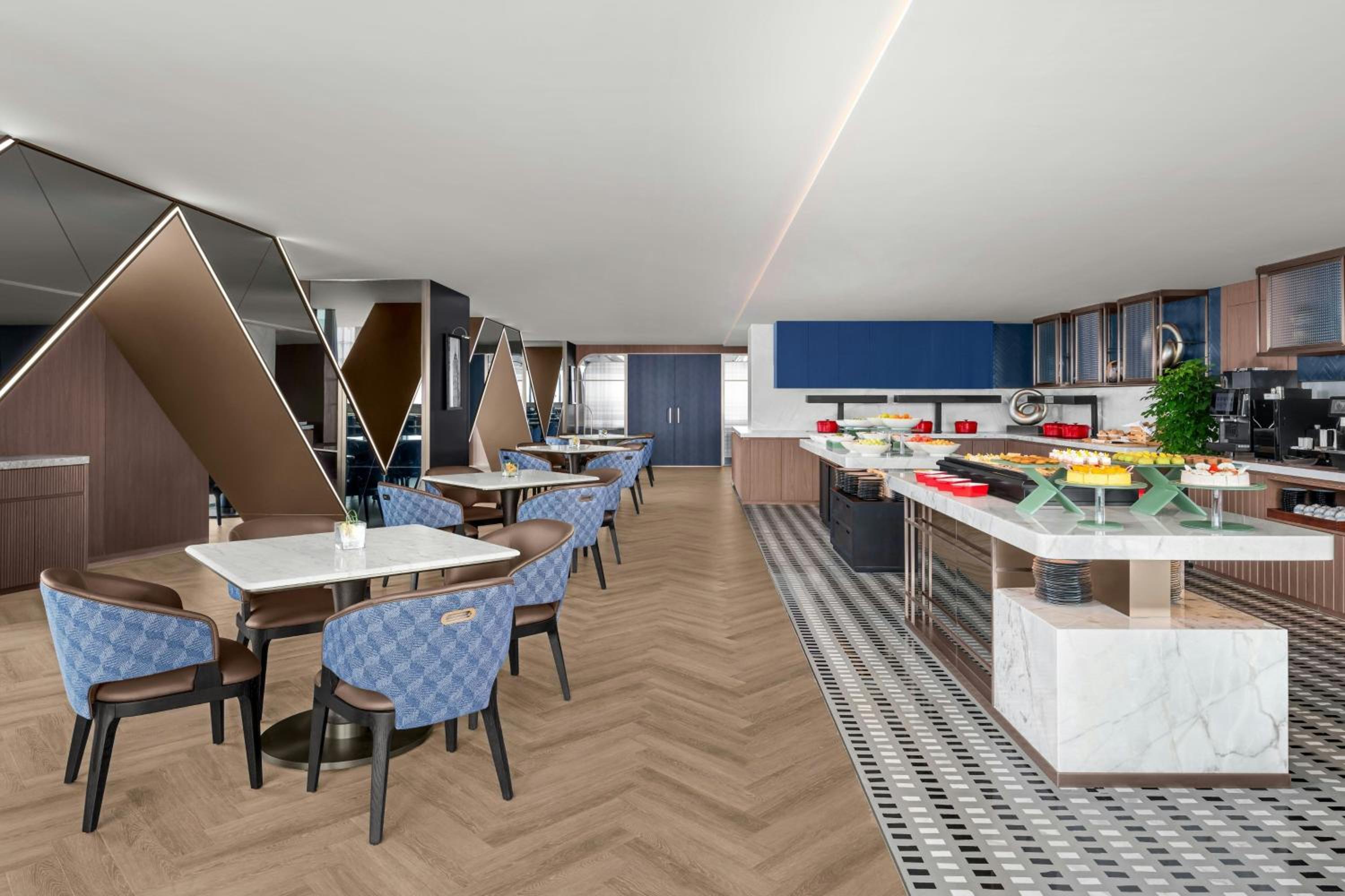 Executive King Room with Bund View - Club Lounge Access