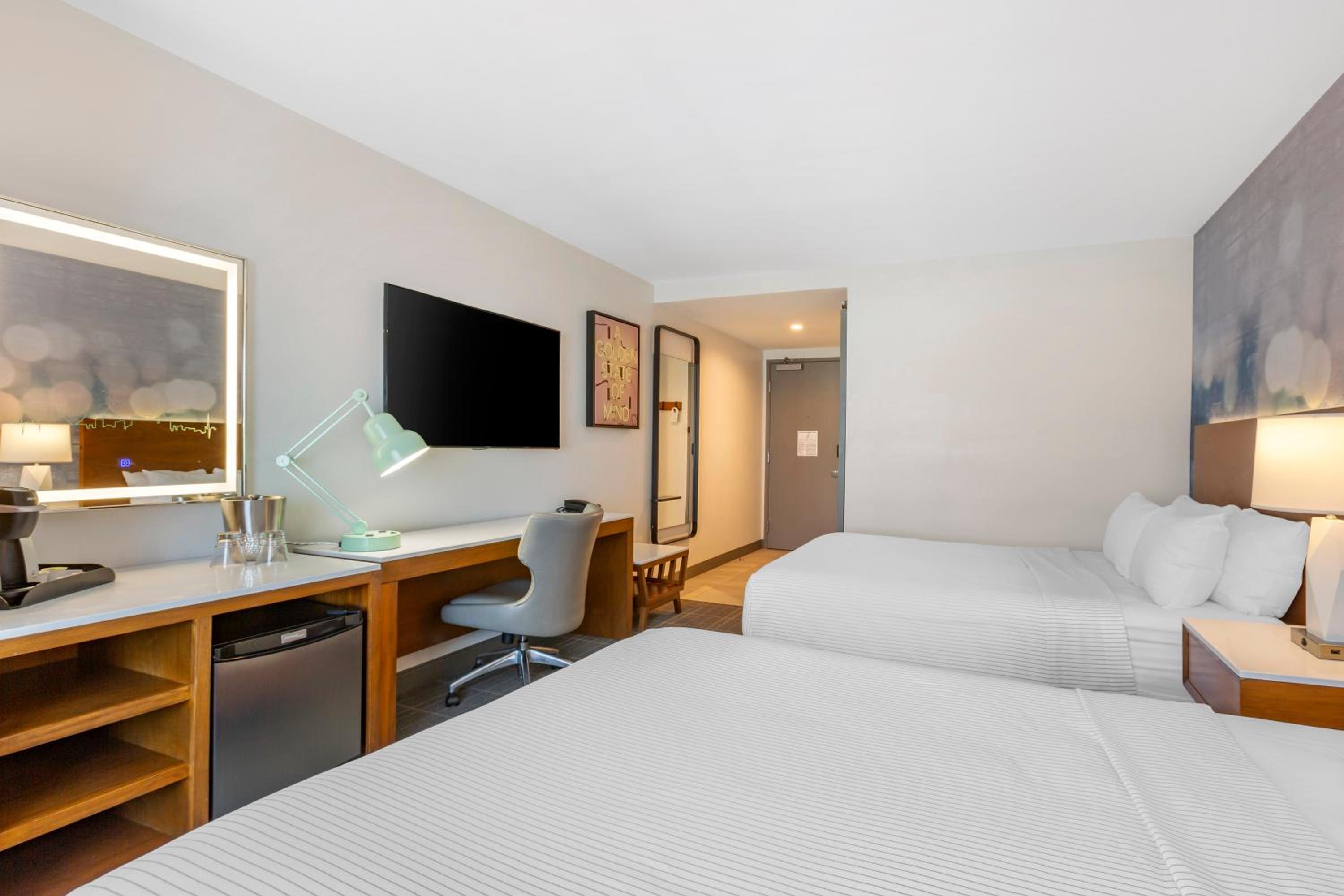 Standard Room, 2 Queen Beds, Non Smoking