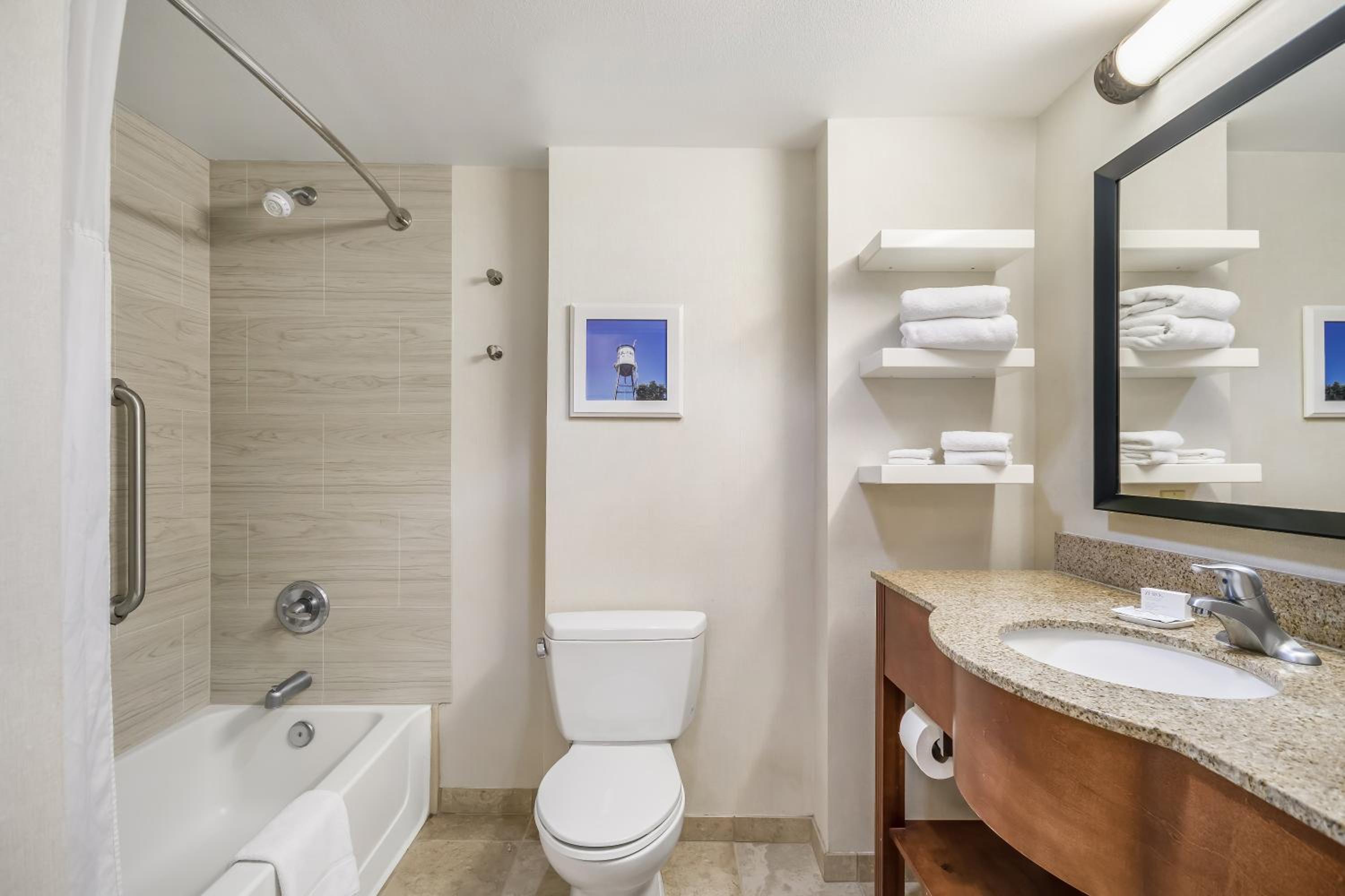 Room with Two Queen Beds - Non-Smoking