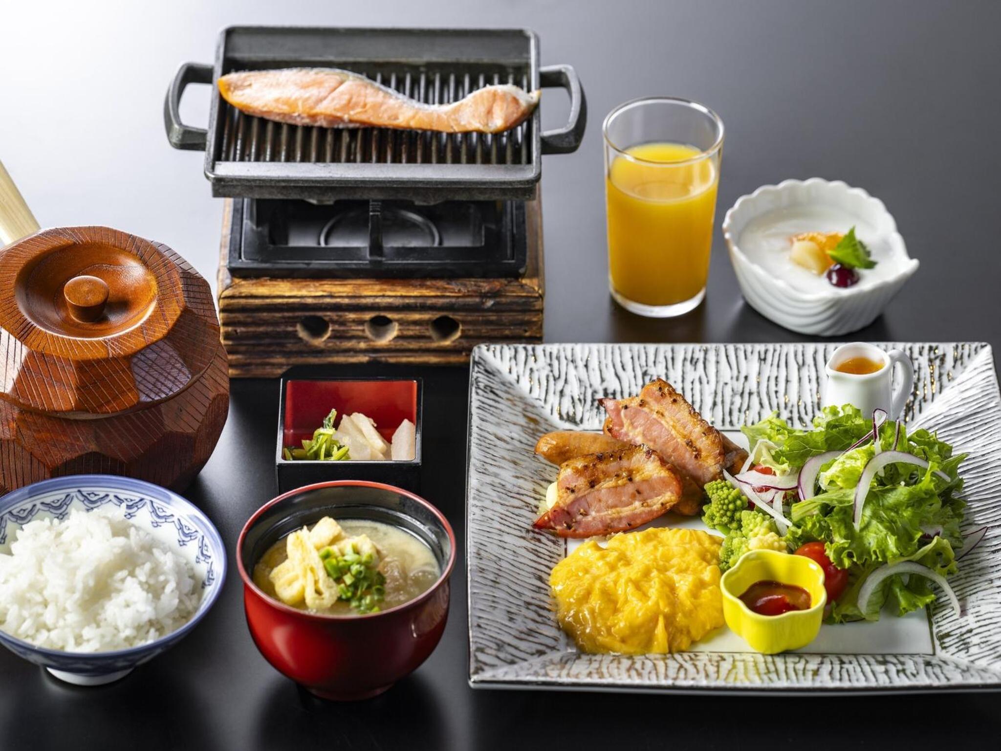 Crab and Kaiseki dinner - Breakfast and Dinner included Japanese-style Twin Room, Main building（No bathroom/Adult only）