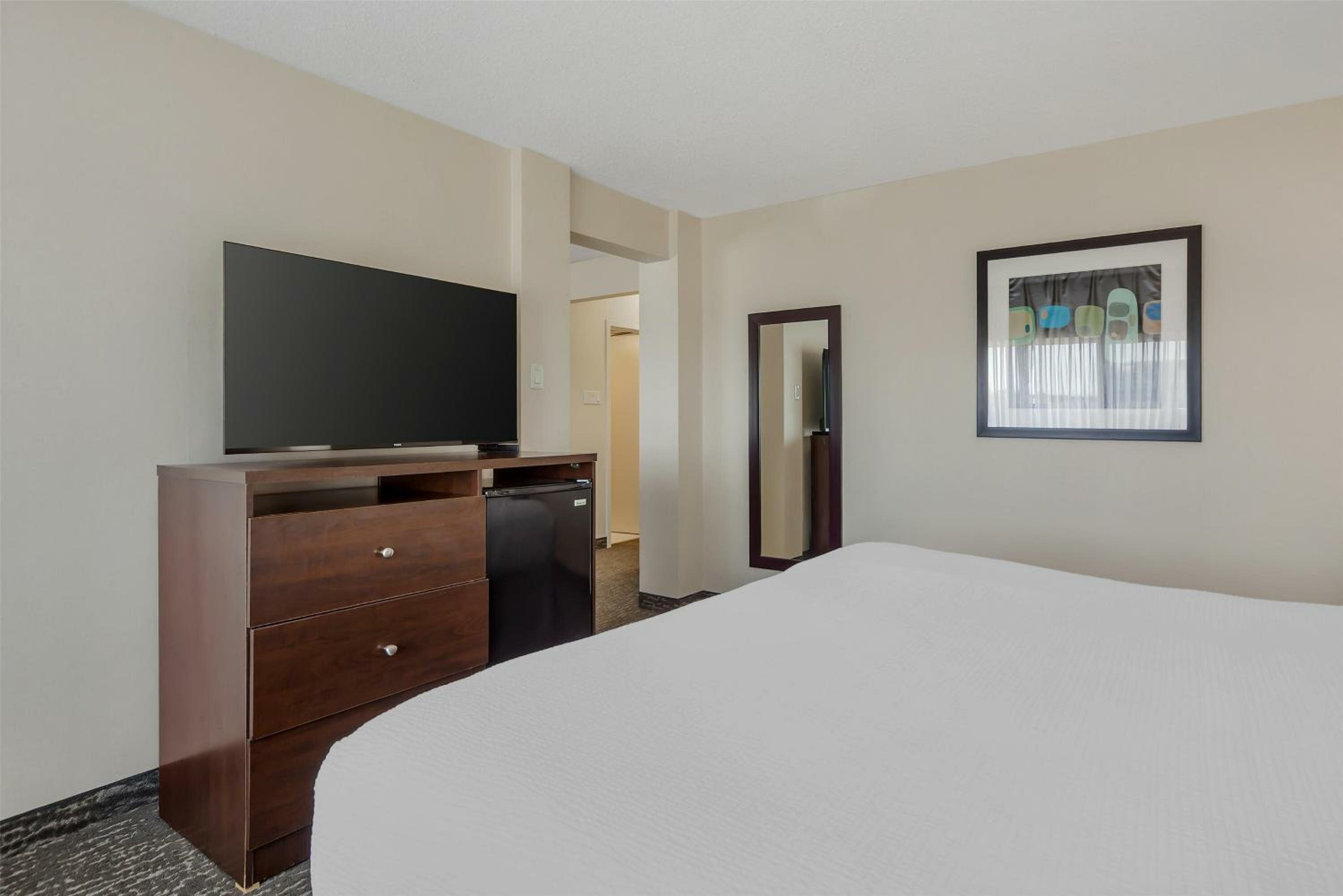 King Suite - Non-Smoking