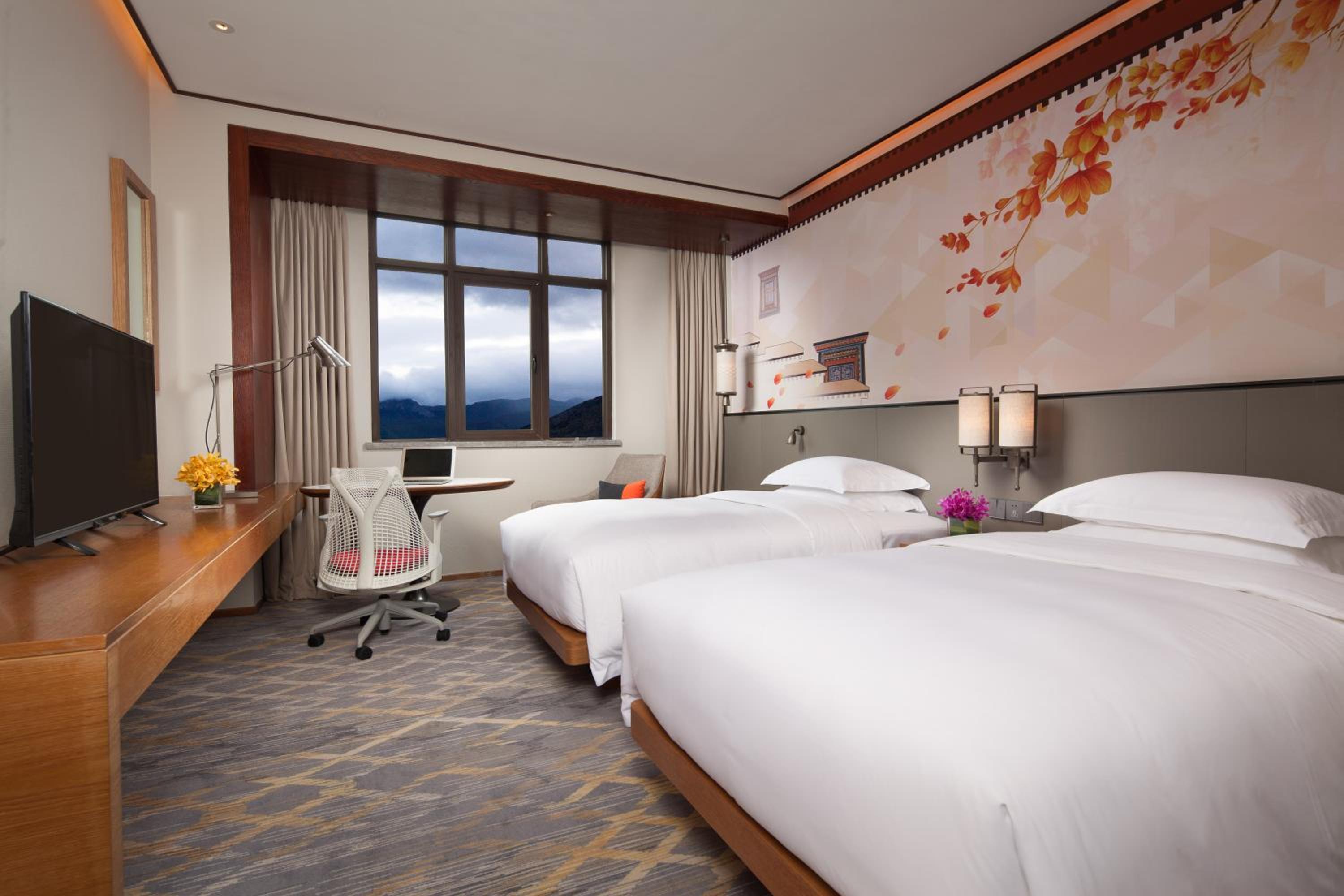 Twin Guest Room with Mountain View