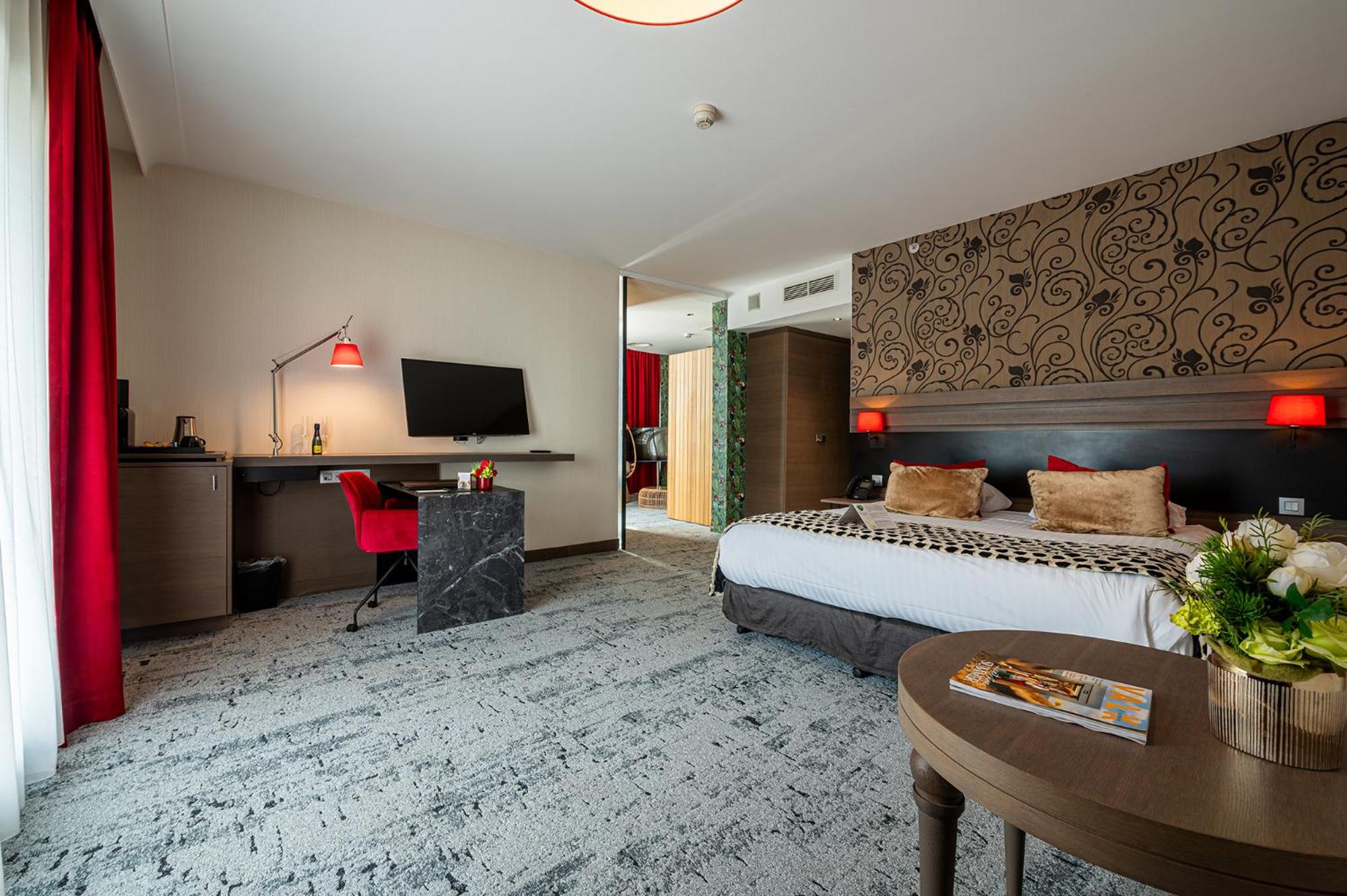 Suite with Sauna
