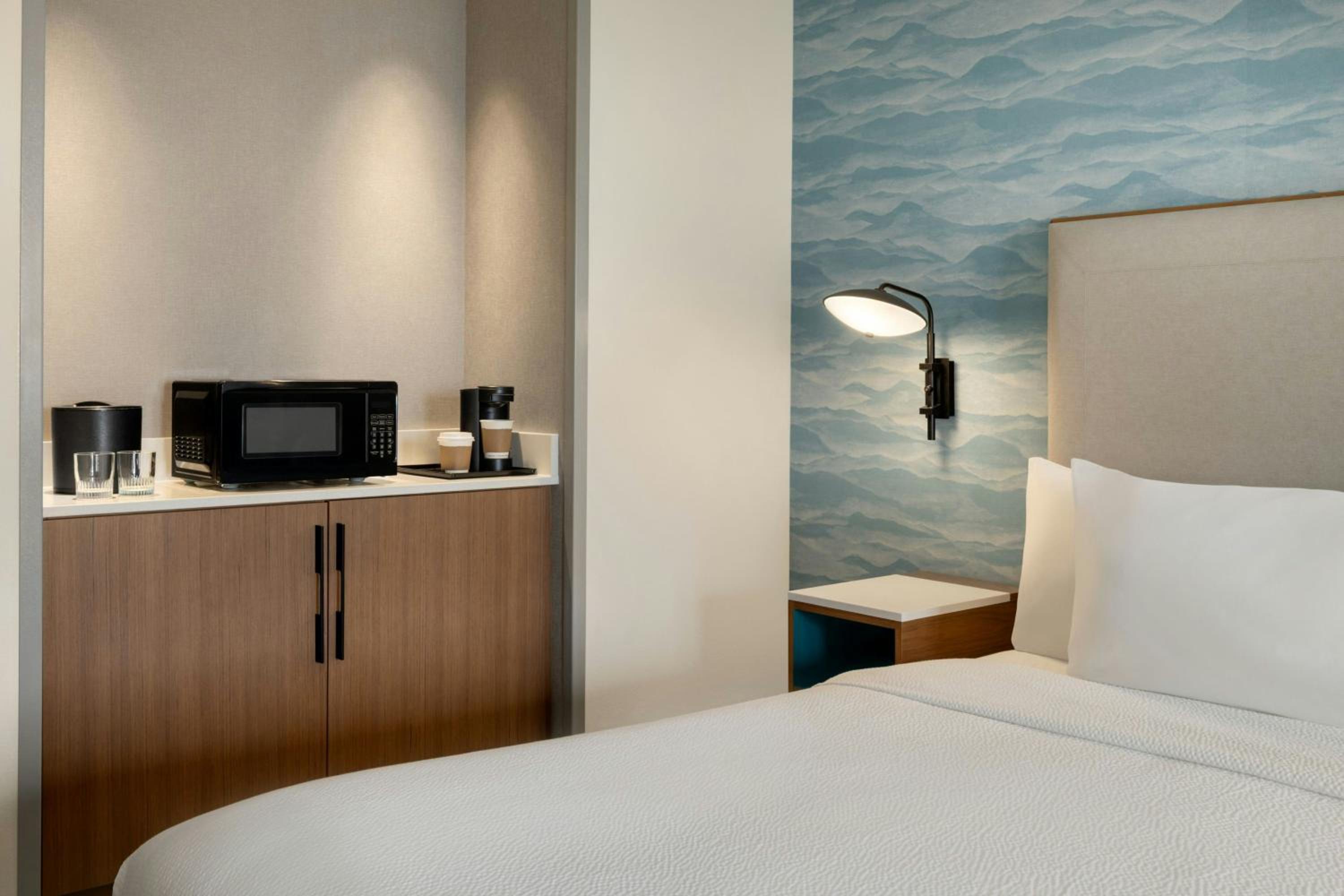 King Room with Sofa Bed/Oceanfront/Balcony - Mobility/Hearing Accessible with Tub