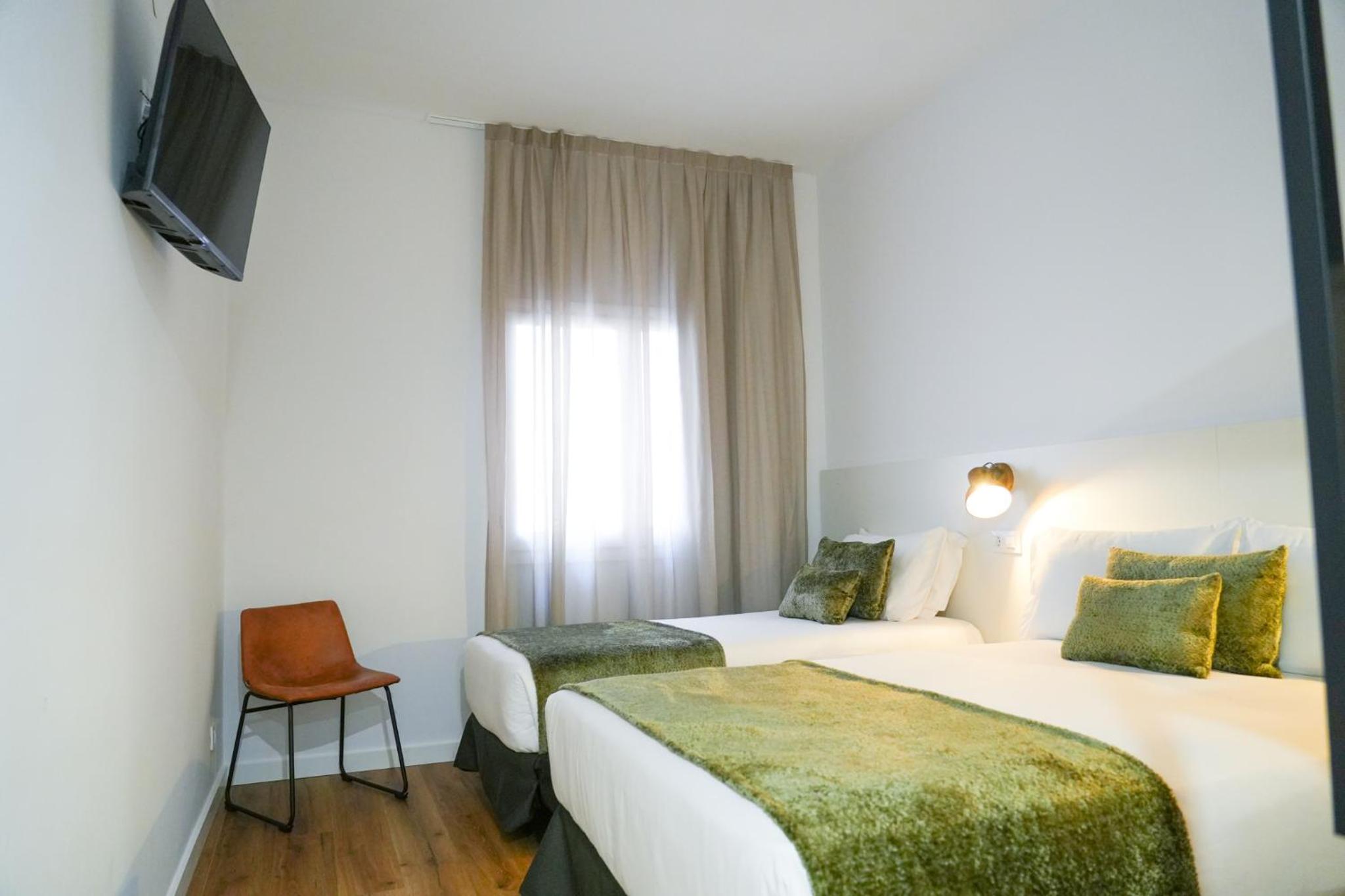 Basic Triple Room