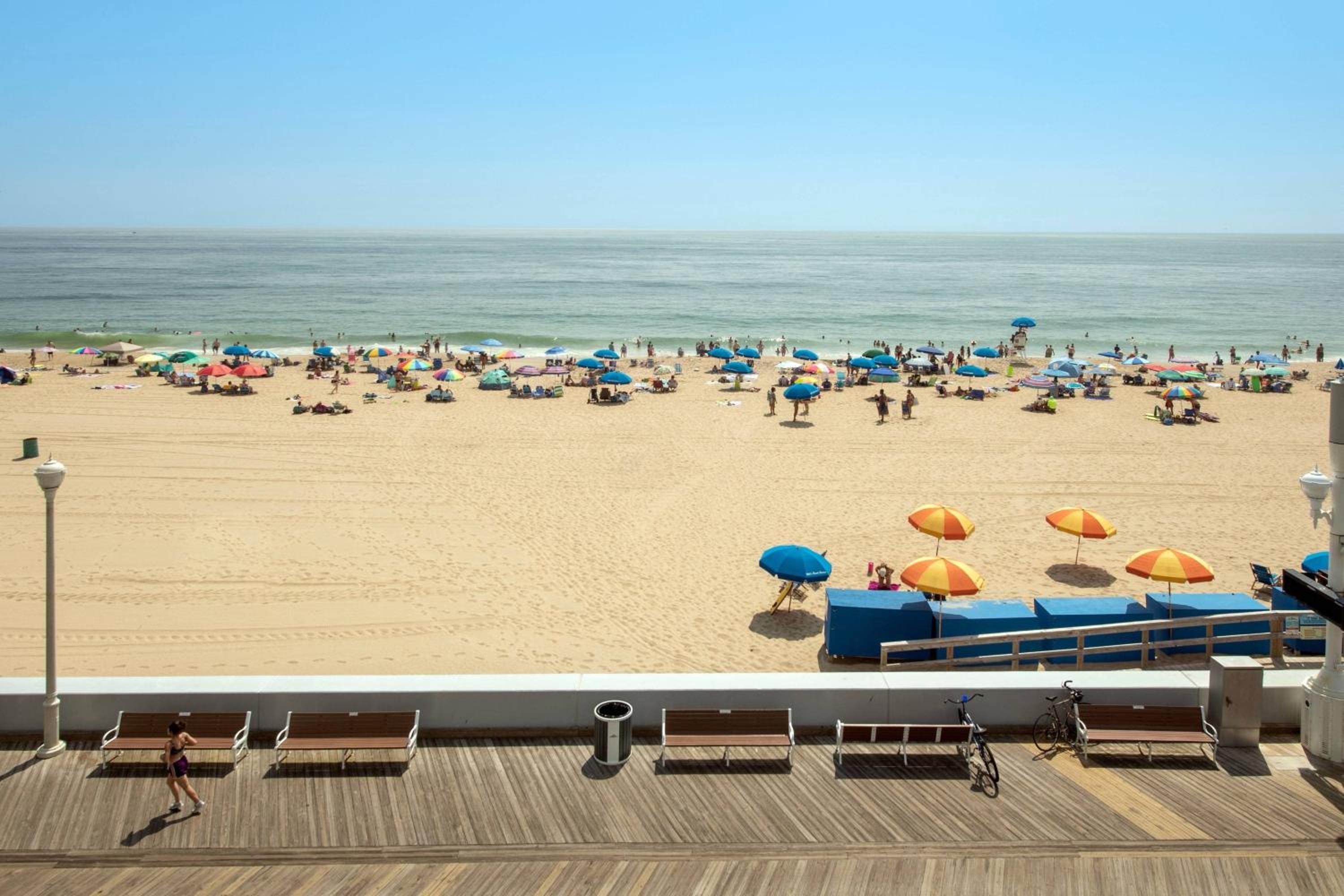 King Room with Sofa Bed/Boardwalk View/Oceanfront - Hearing Accessible