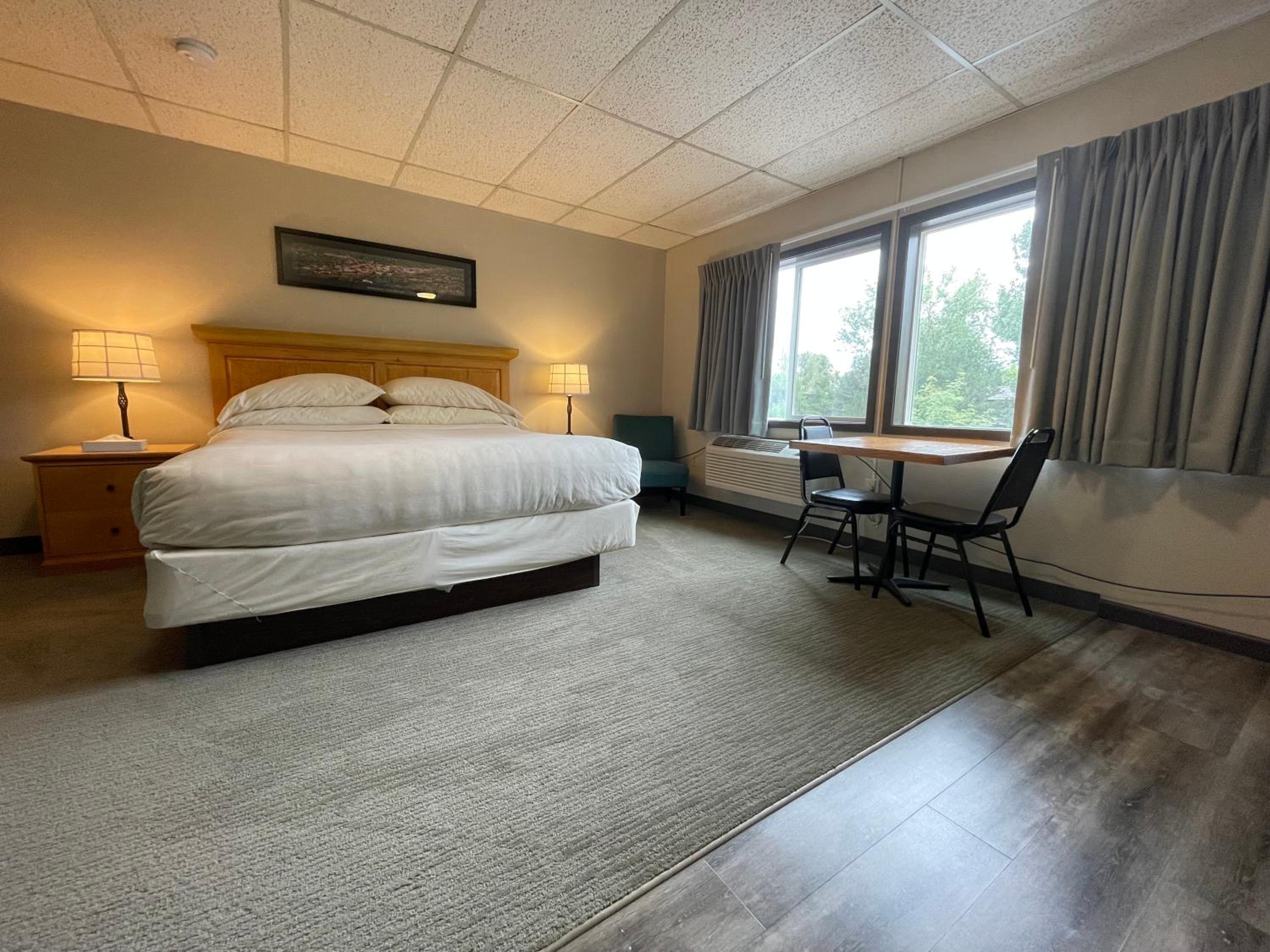 Deluxe King Room