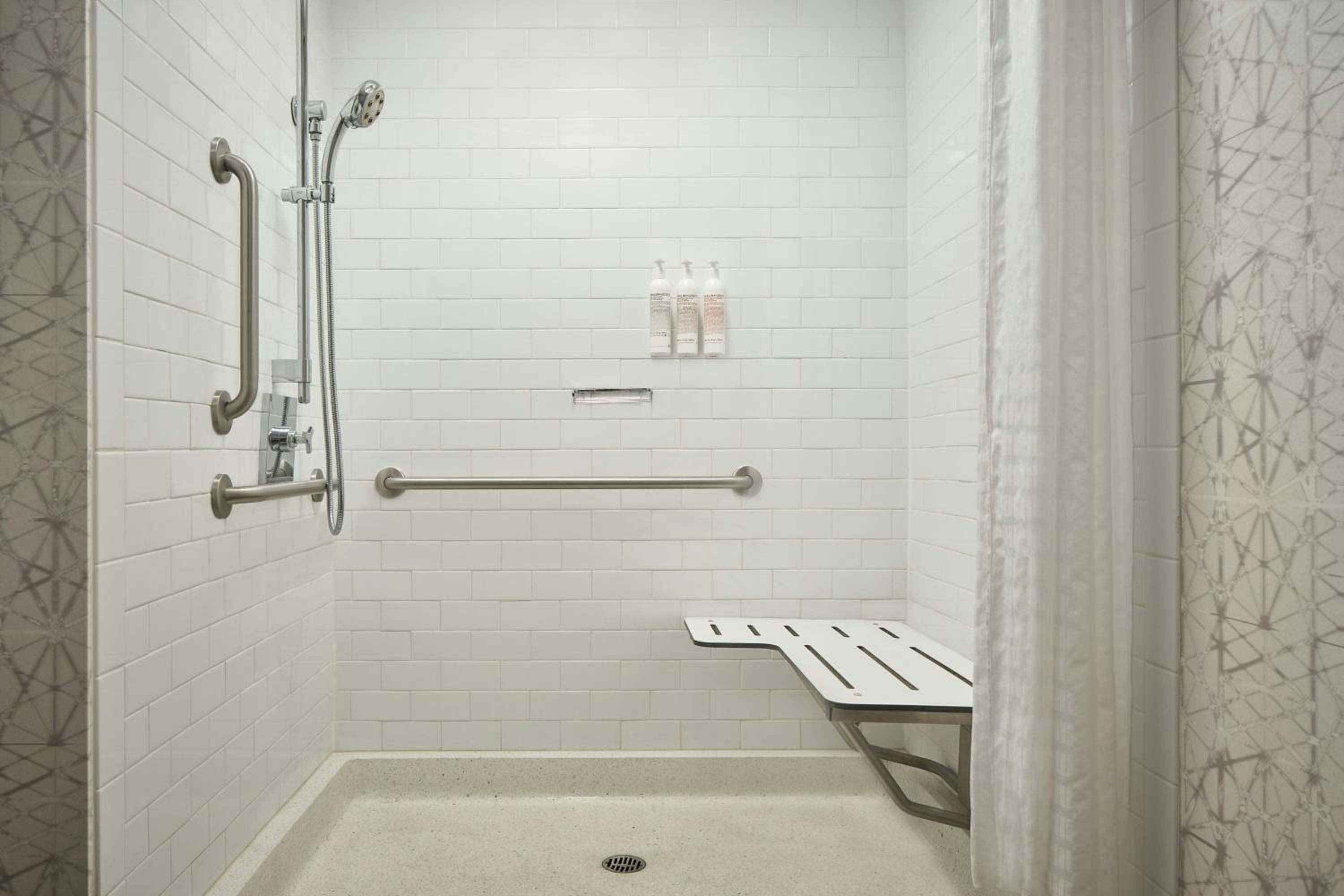 Executive Queen Room with Two Queen Beds and City View - Mobility and Hearing Accessible with Tub