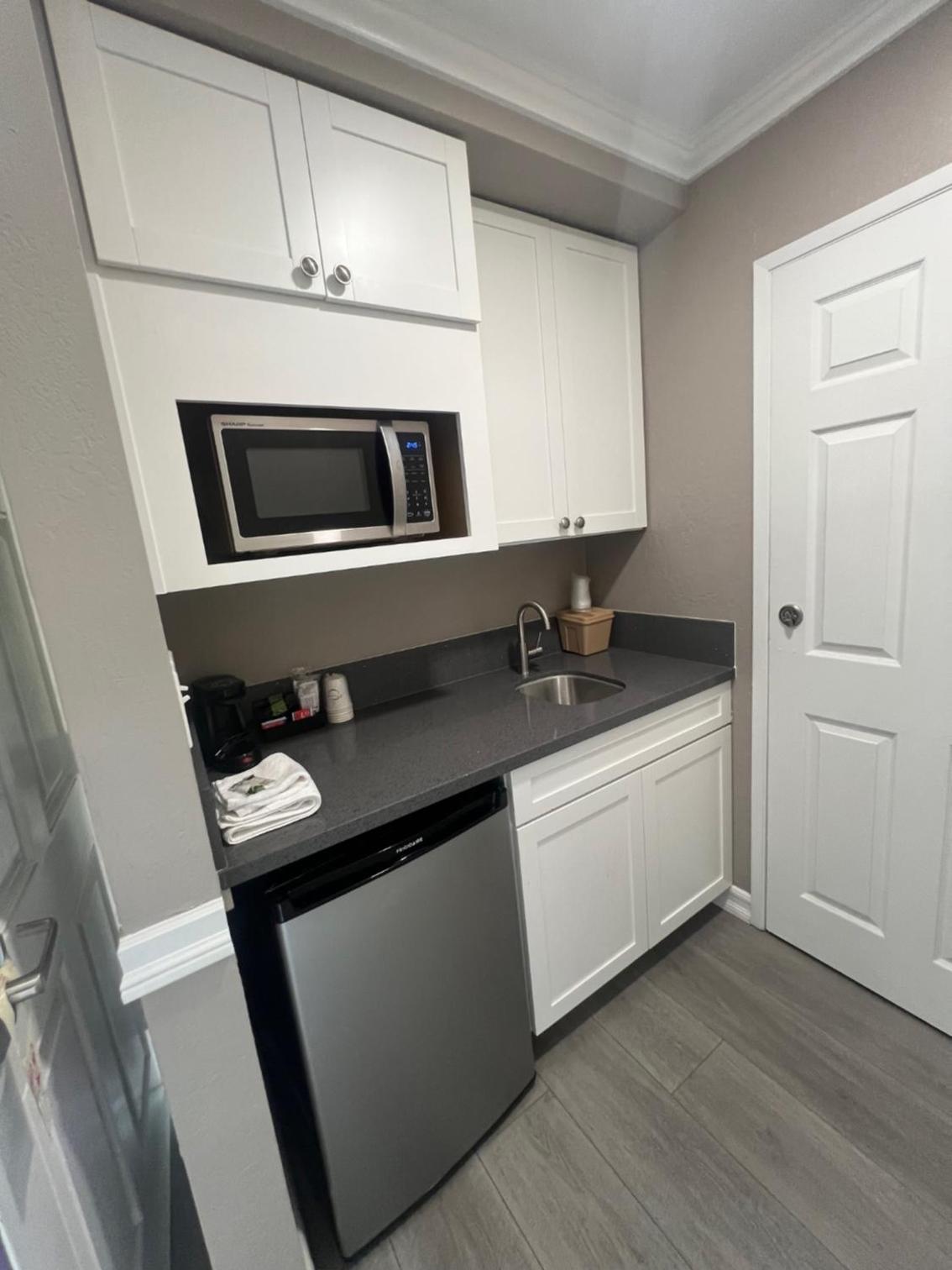 Family Room with Garden View