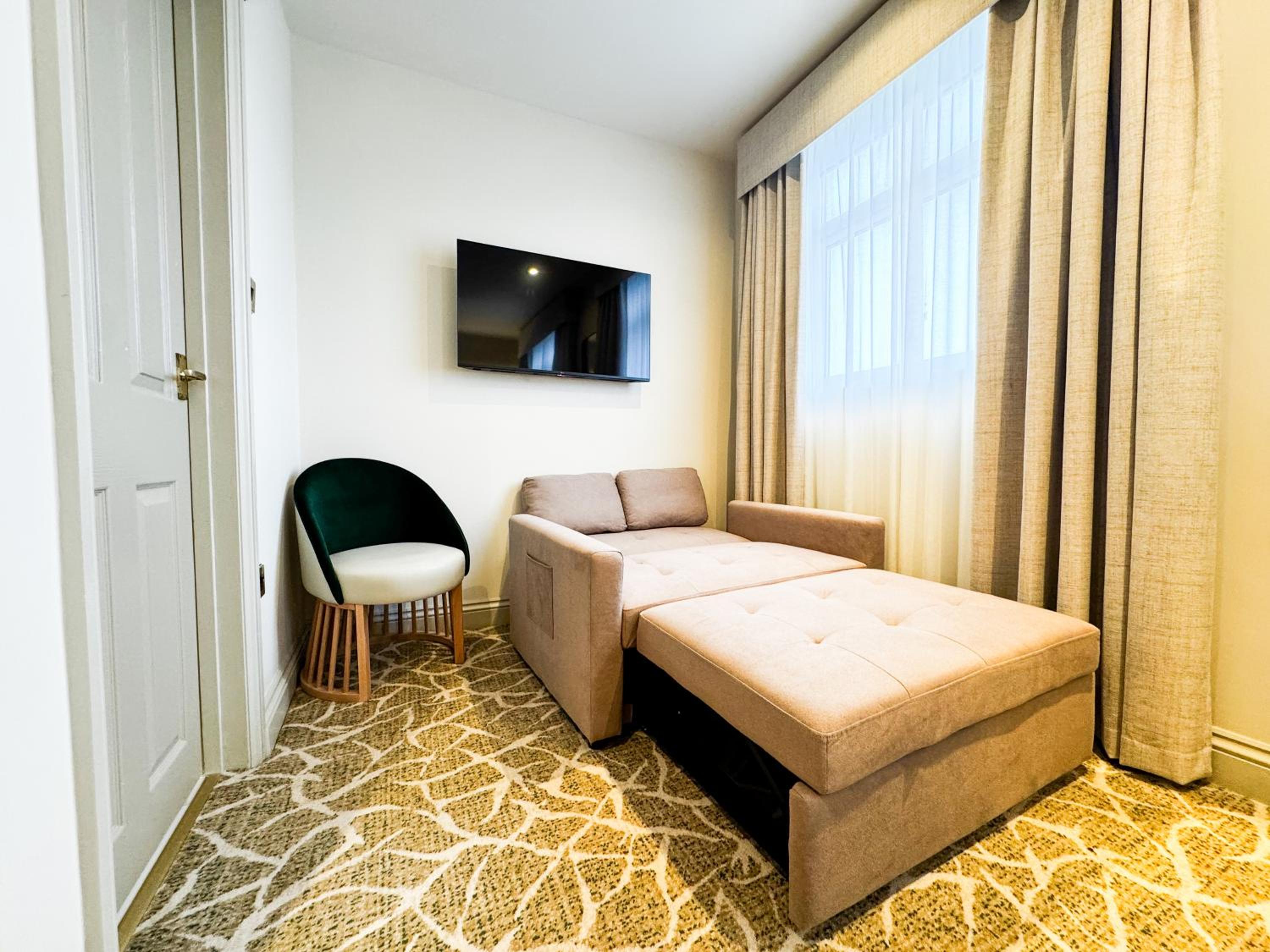 Classic Family 3 Room