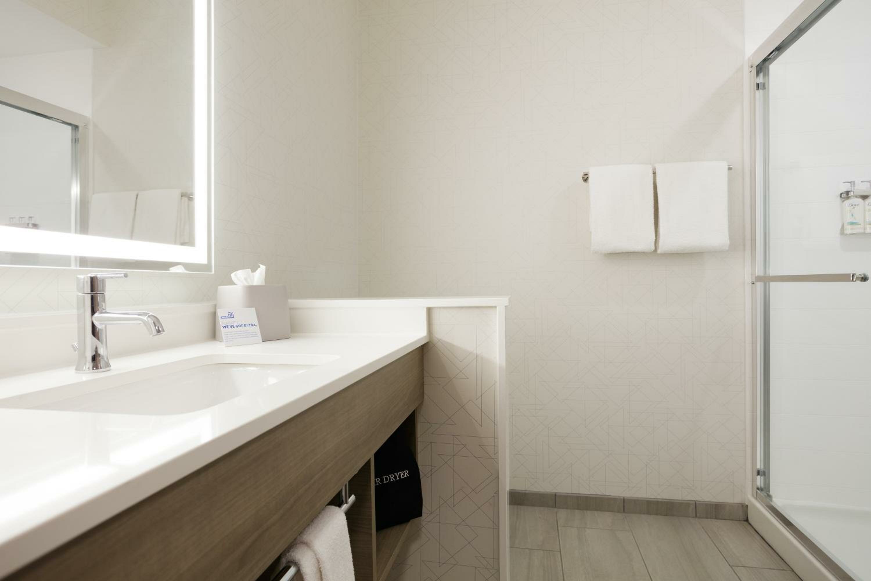King Suite - Communications and Mobility Access