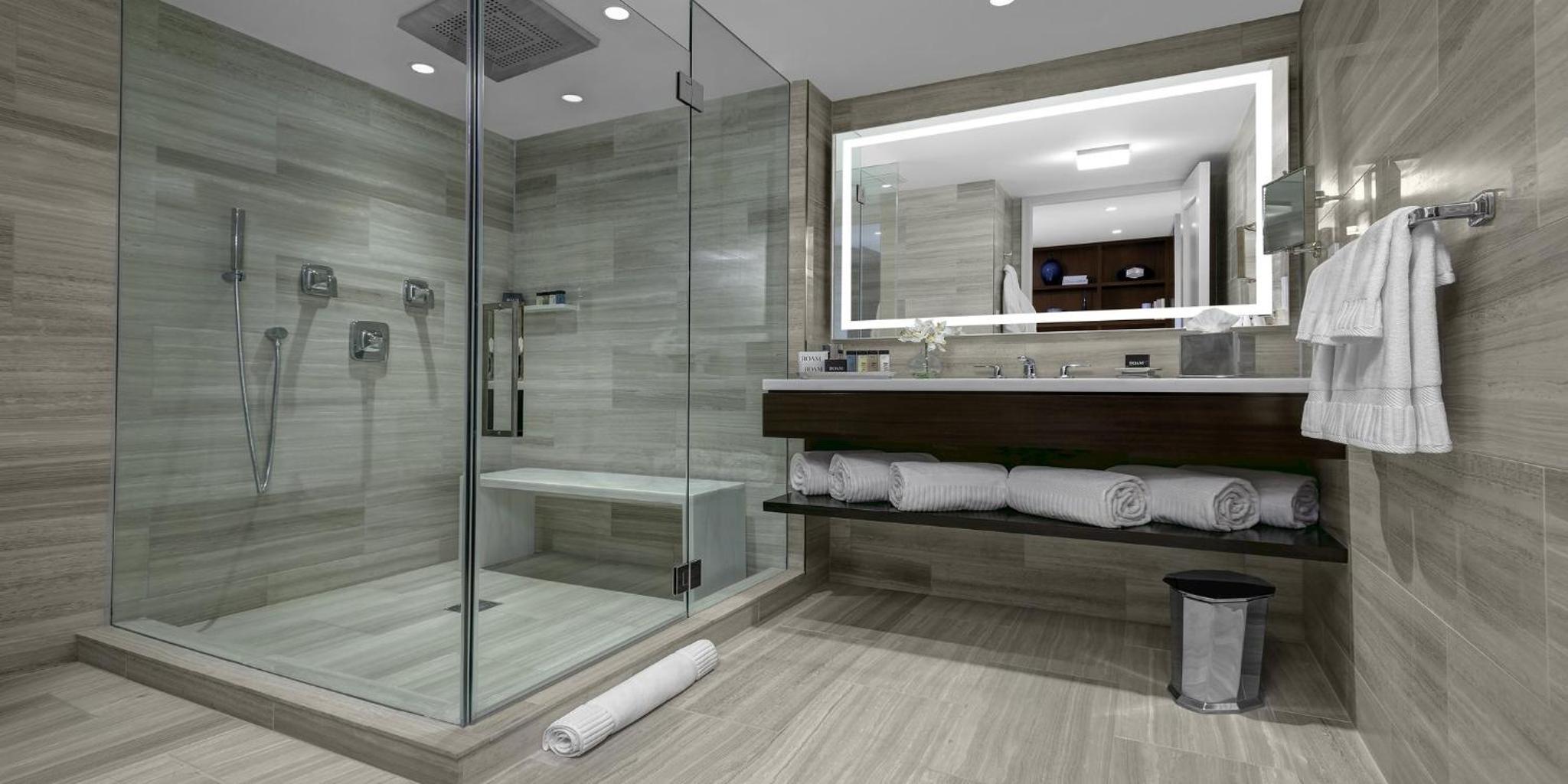 Presidential King Suite Manhattan Floor - Recently Renovated