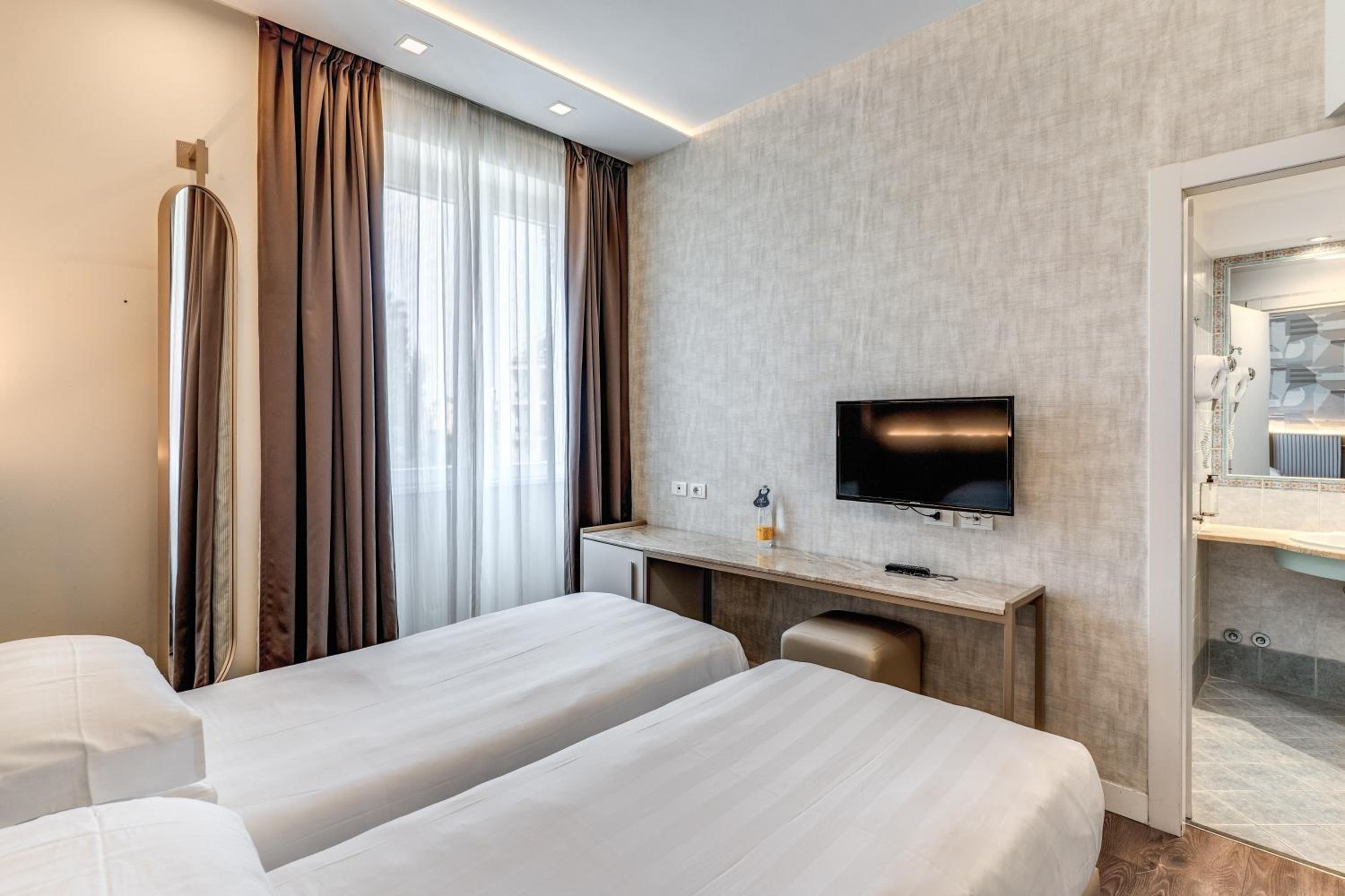 Superior Triple Room